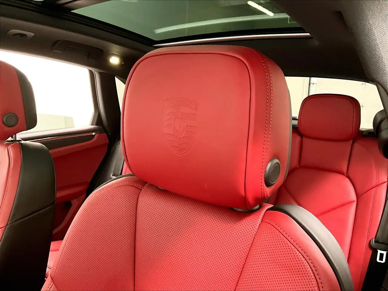 Porsche Macan снимка Porsche Macan