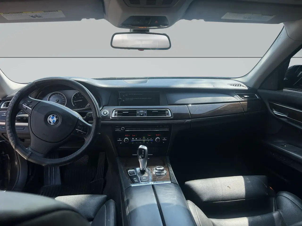 BMW 7 Series снимка BMW 7 Series