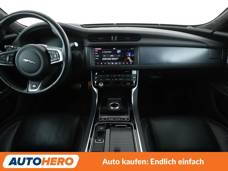 Jaguar XF 30d R-Sport Aut.*NAVI*HEAD-UP*LED*TEMPO*CAM*PDC* — photo 12