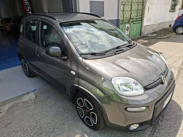 1.0 firefly hybrid City Life 70CV- SCHERMO GRANDE, CLIMA AUTOMATICO, FENDINEBBIA, RUOTA DI SCORTA ecc