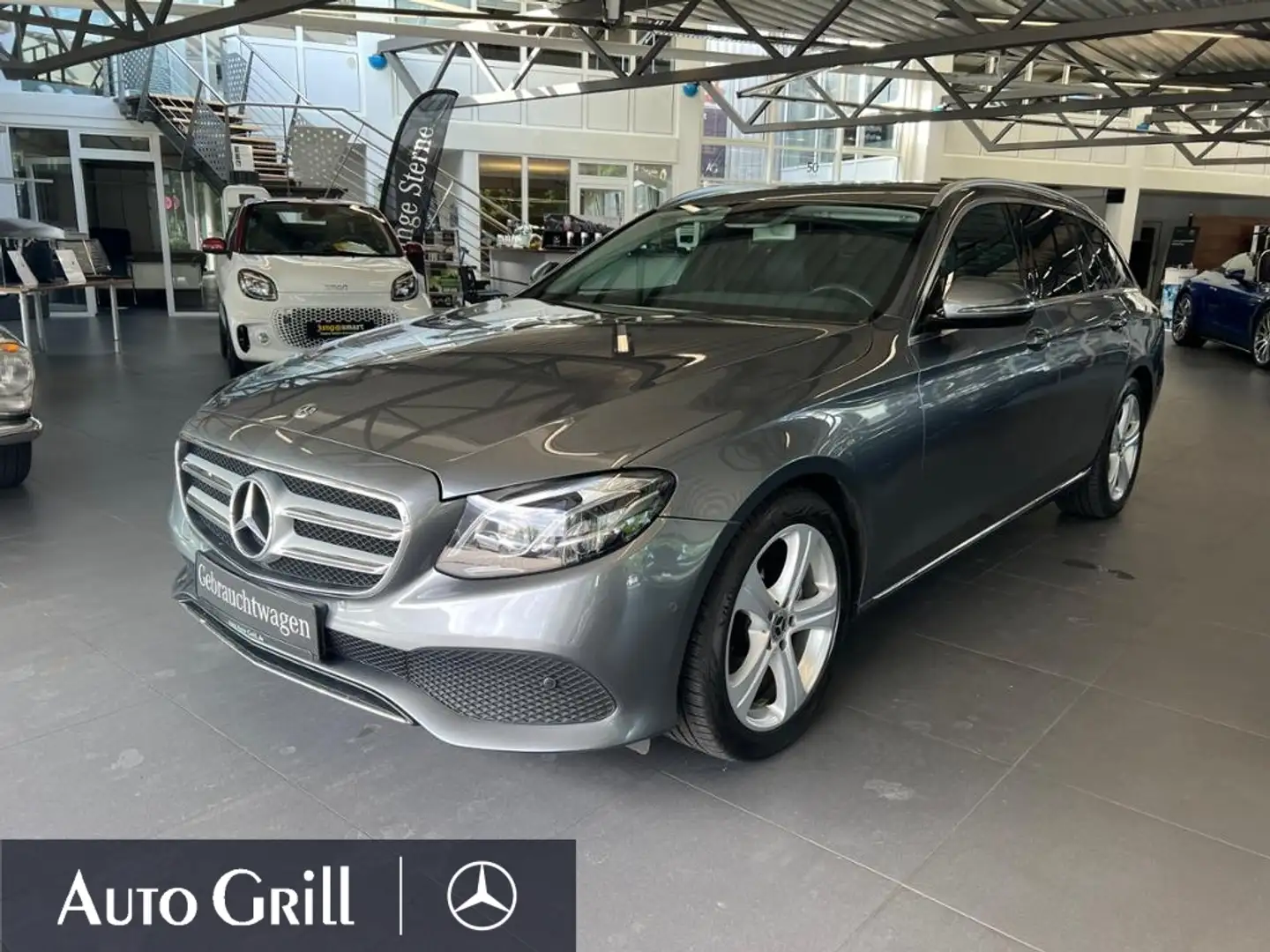 Mercedes-Benz E 220 d 4MATIC T-Modell +LED+Avantgarde+Navi+AUT Gris - 1