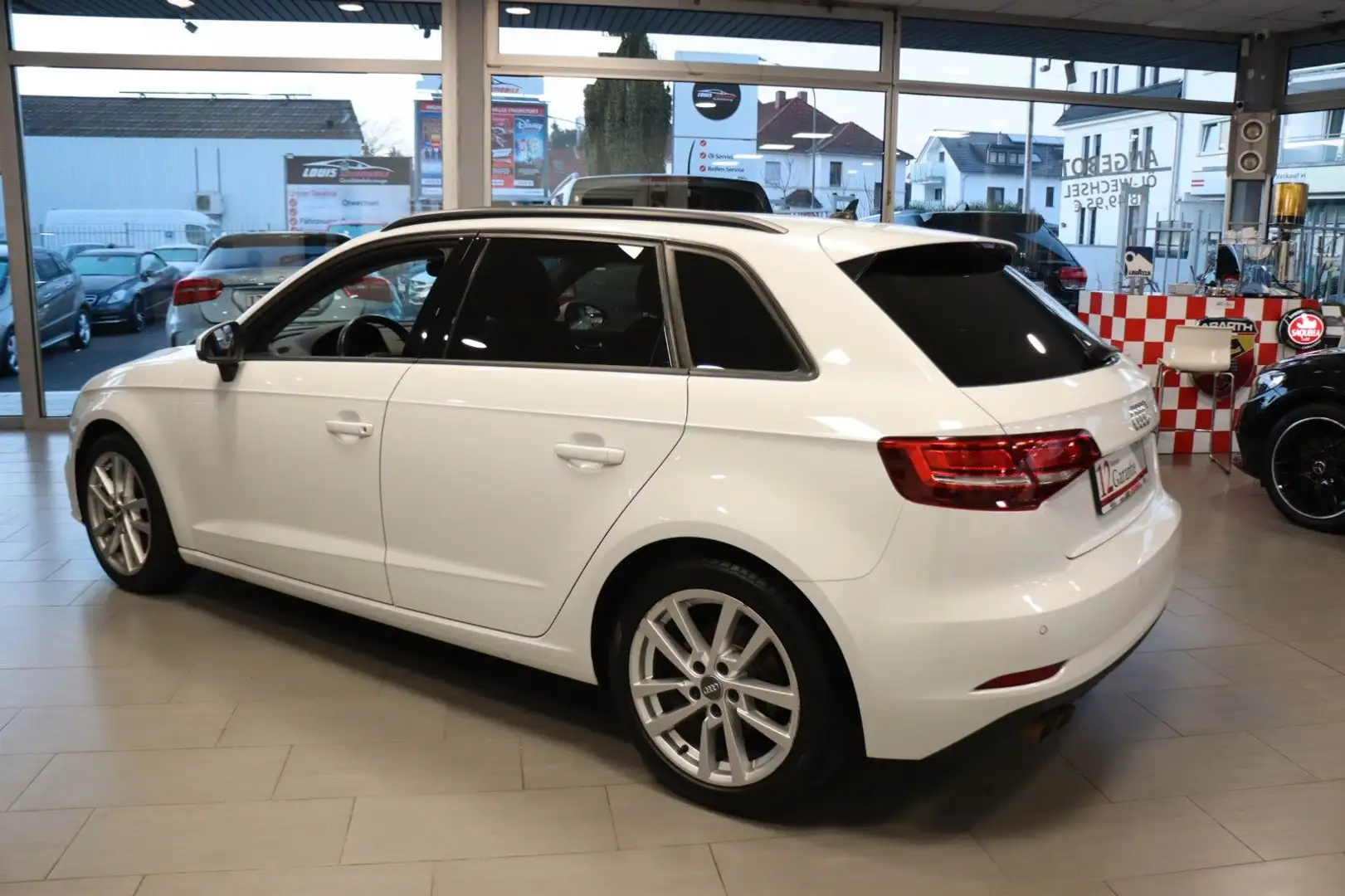 Audi A3 Sportback Sportsitze/Navi/SHZ/Leder/Xenon Wit - 2