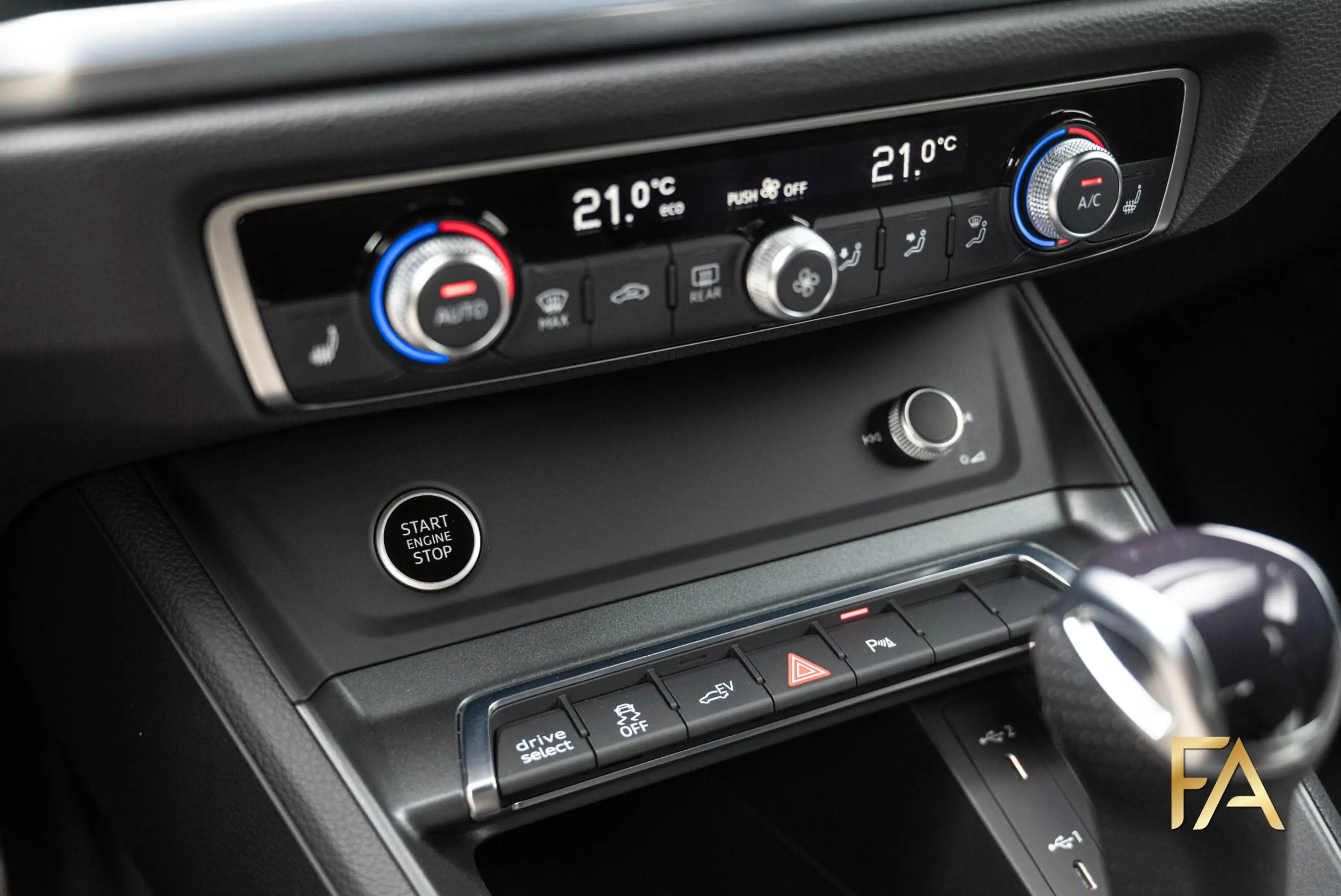 Audi Q3 Sportback 45 TFSI e S Line 20Inch|Fullblack|245PK — photo 13