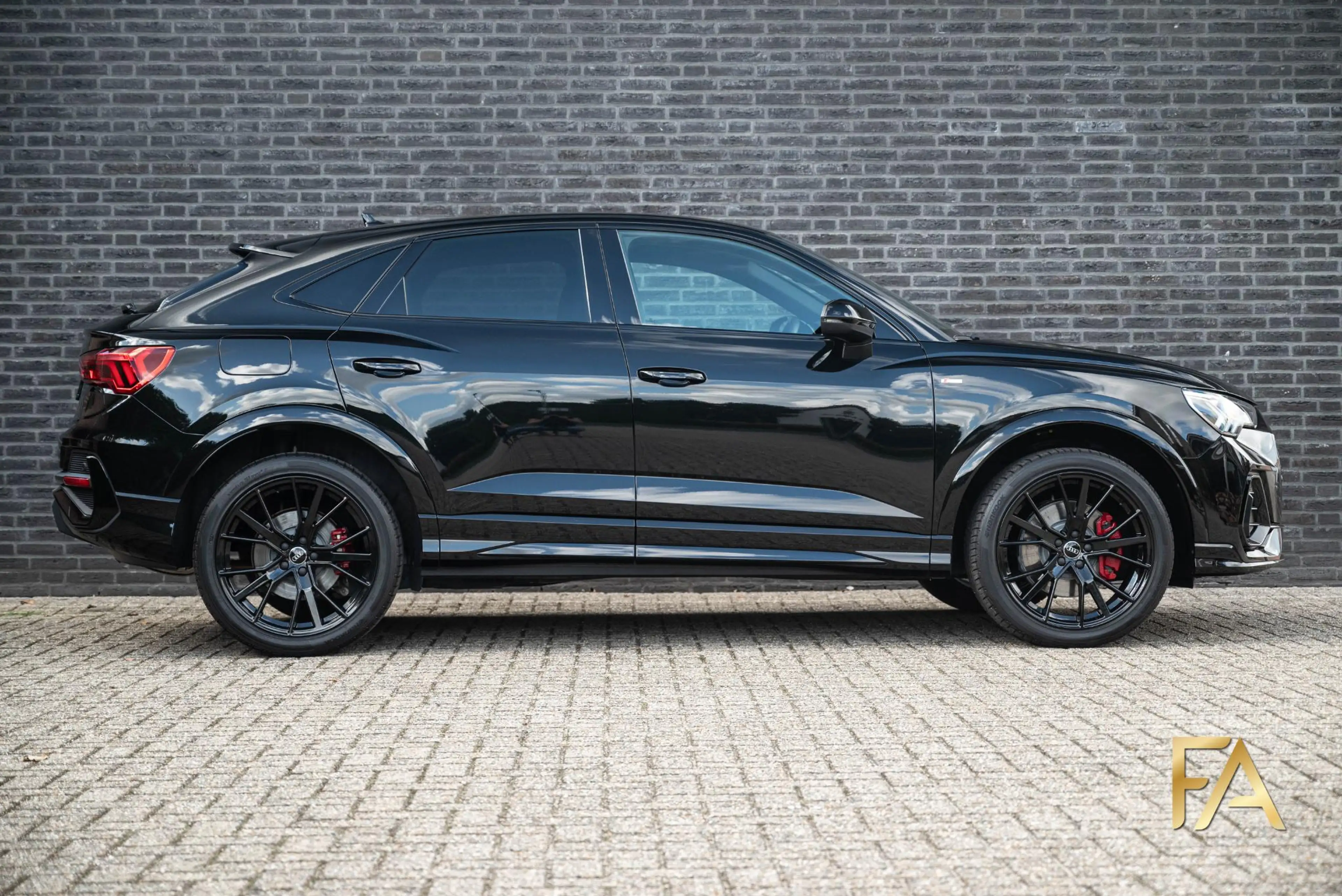 Audi Q3 Sportback 45 TFSI e S Line 20Inch|Fullblack|245PK — photo 8