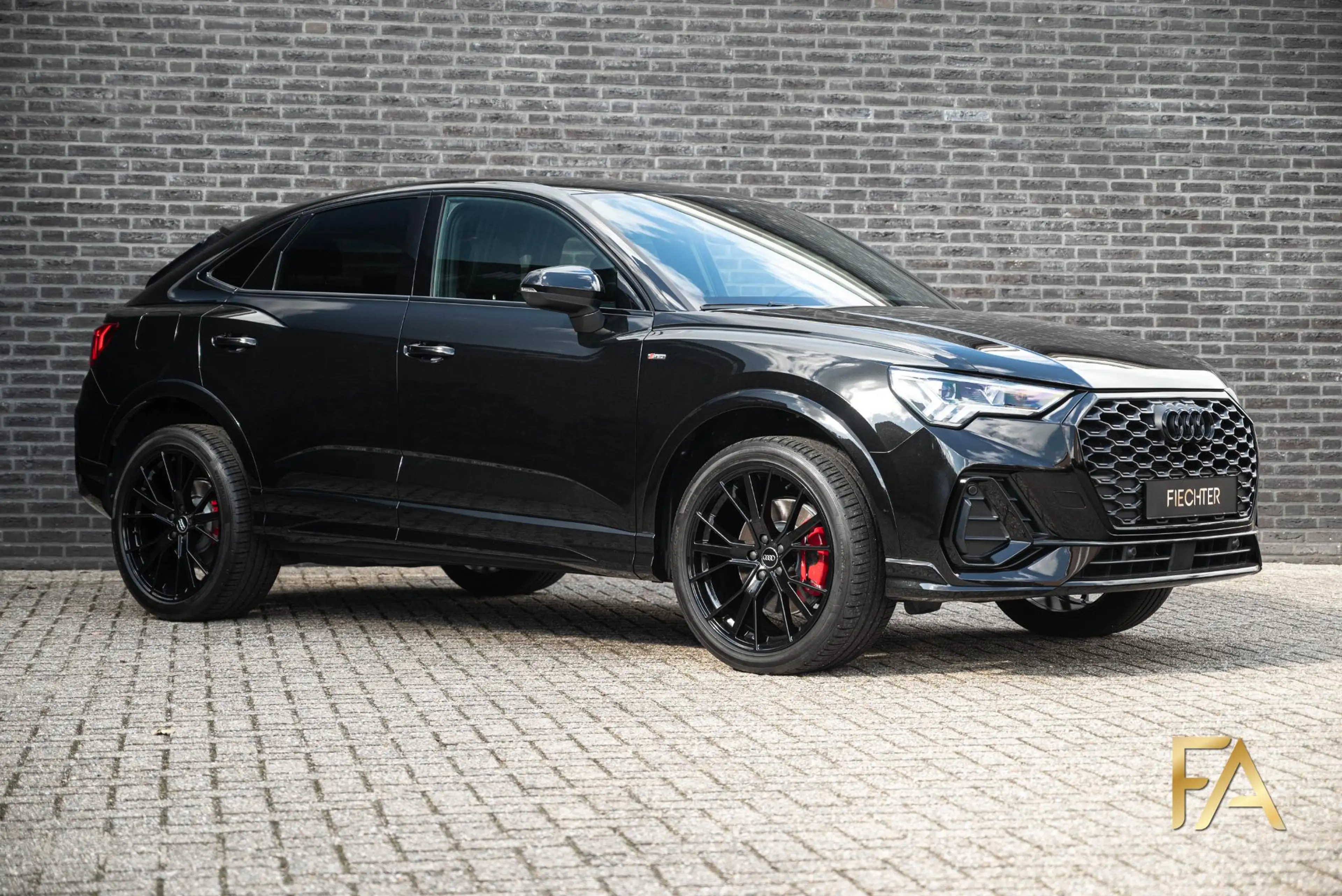 Audi Q3 Sportback 45 TFSI e S Line 20Inch|Fullblack|245PK — photo 3