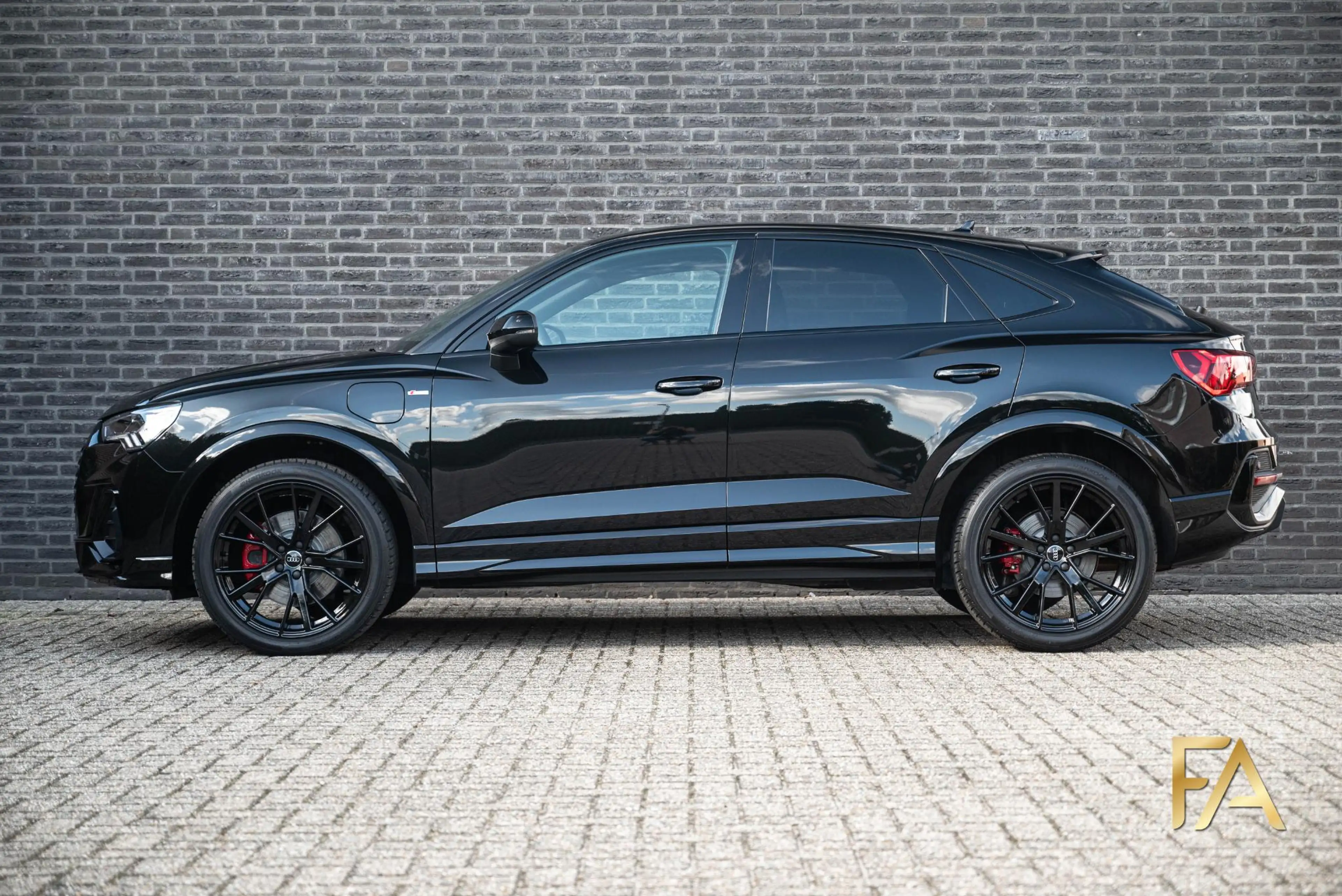 Audi Q3 Sportback 45 TFSI e S Line 20Inch|Fullblack|245PK — photo 5