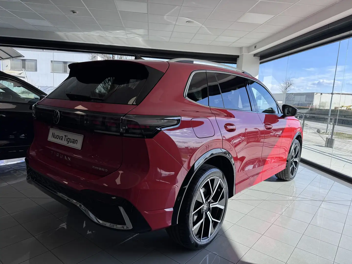 Volkswagen Tiguan 1.5 TSI eHybrid DSG R-Line Plus Rosso - 2