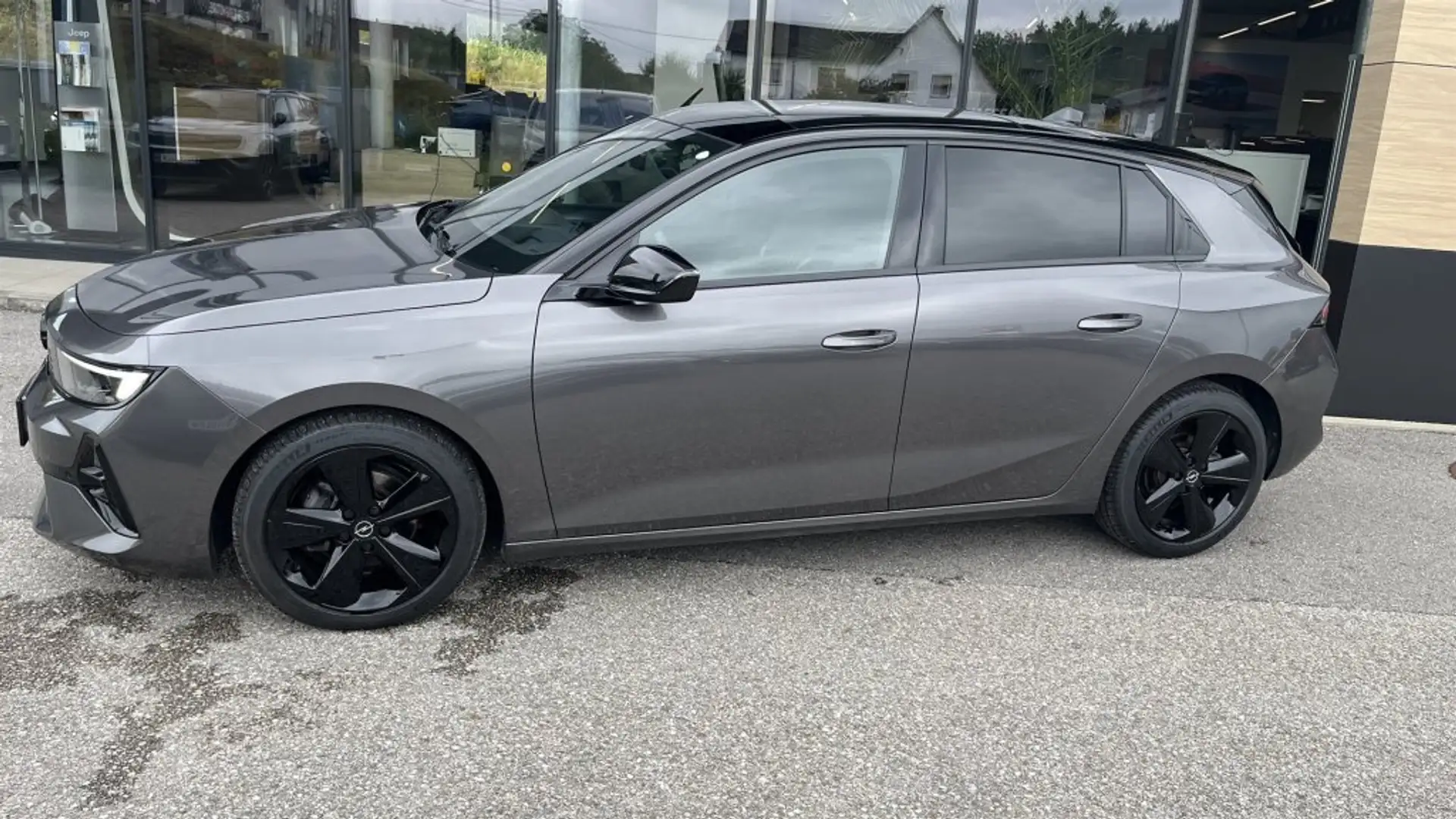 Opel Astra 1,2 Turbo GS Aut. Grau - 2