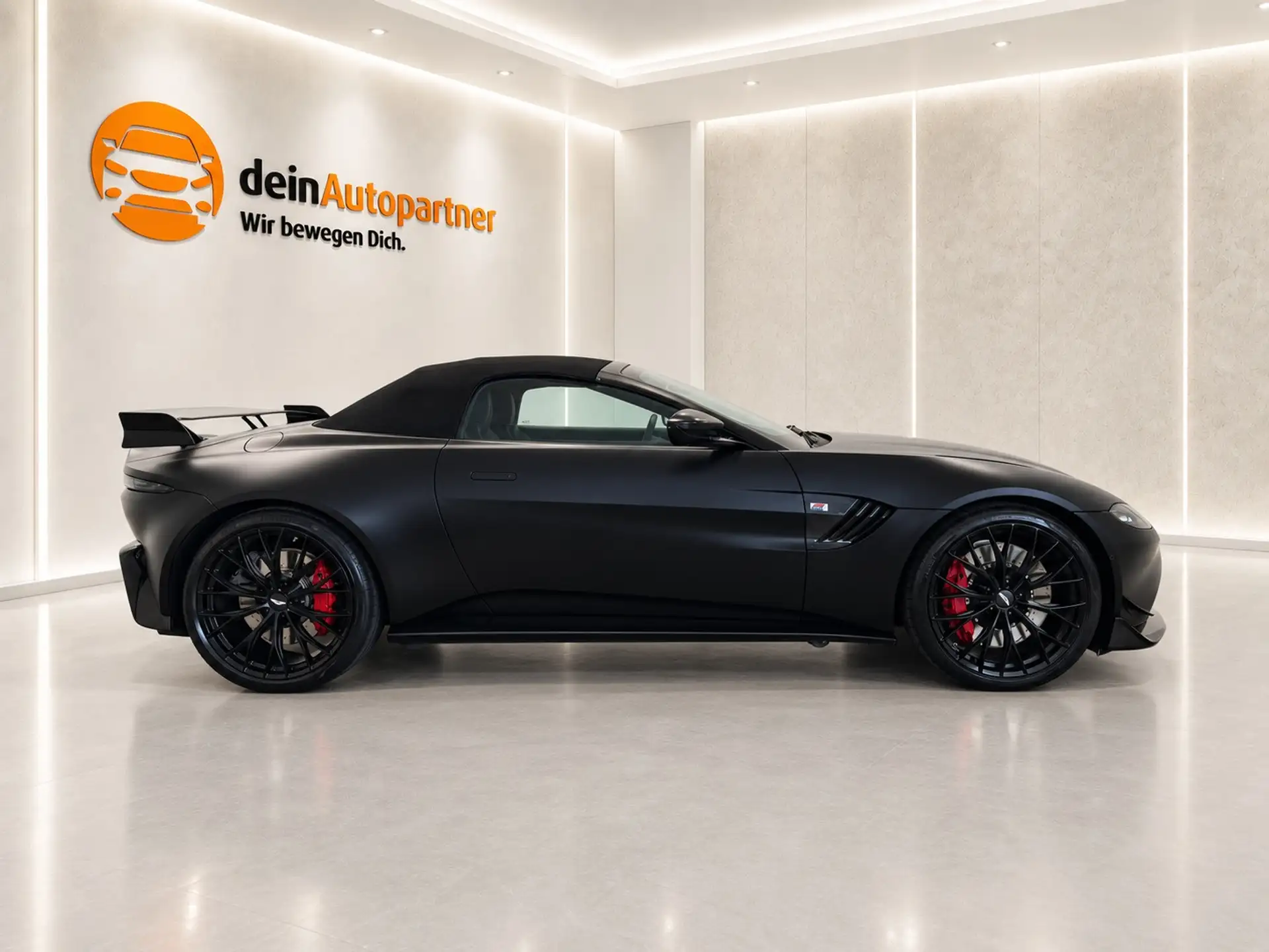 애스턴마틴 밴티지 V8 Coupe 2022 검정 사진 4