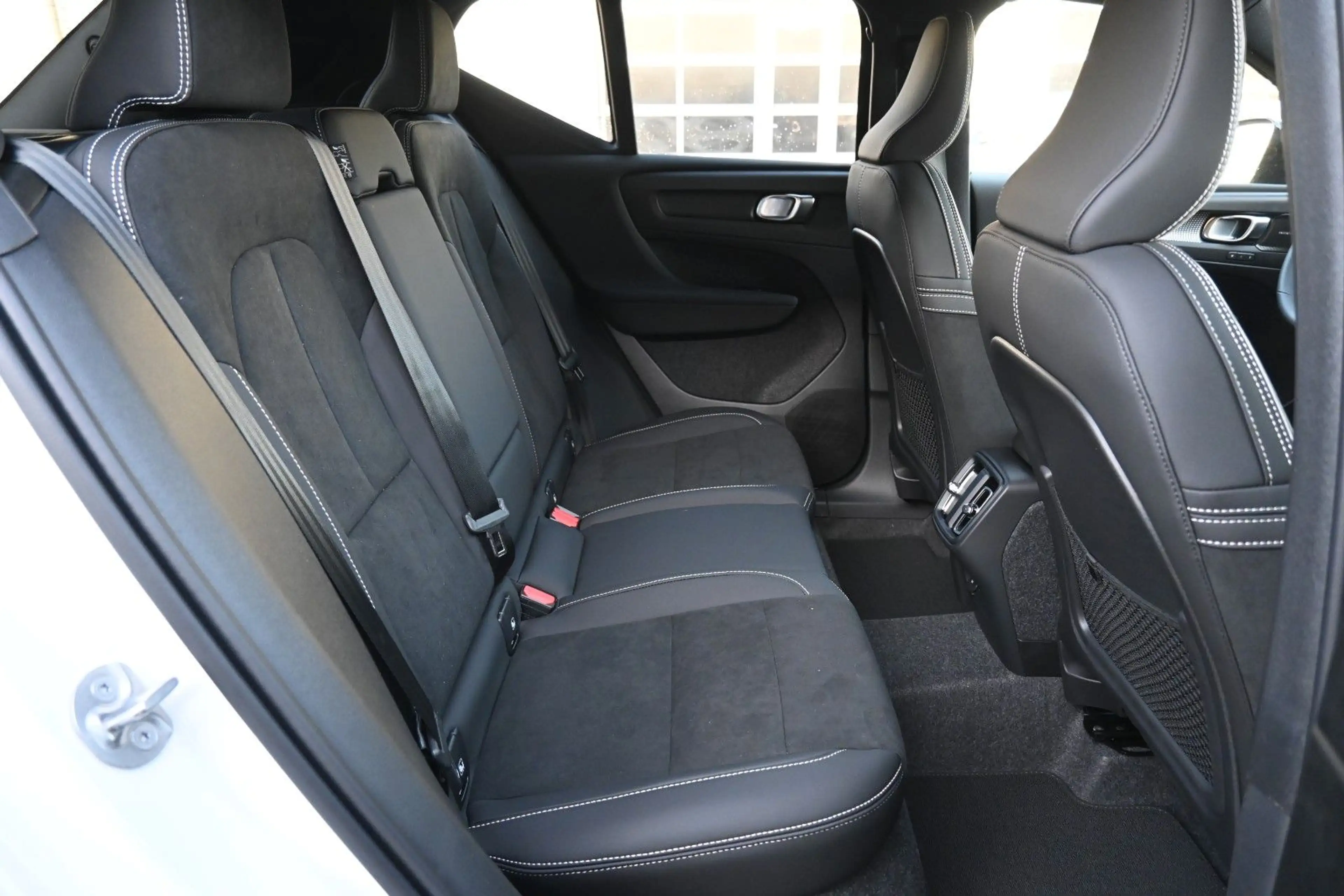 Volvo XC40 B4 DKG Plus Black Edition*STDHZG*360*ACC — photo 15