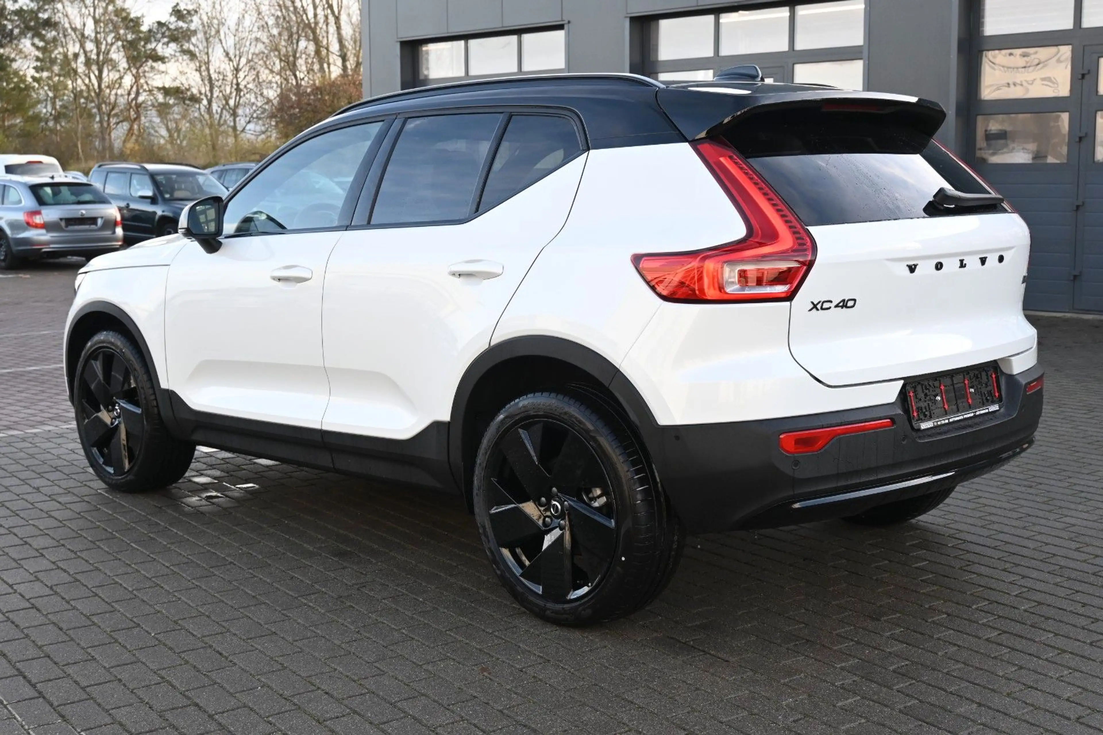 Volvo XC40 B4 DKG Plus Black Edition*STDHZG*360*ACC — photo 4