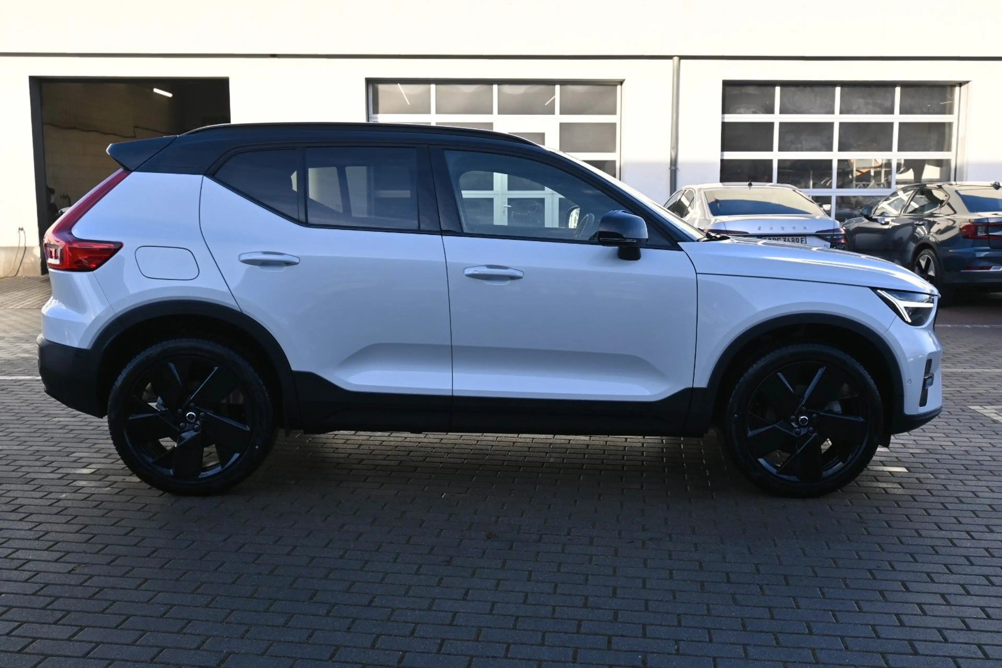 Volvo XC40 B4 DKG Plus Black Edition*STDHZG*360*ACC — photo 7
