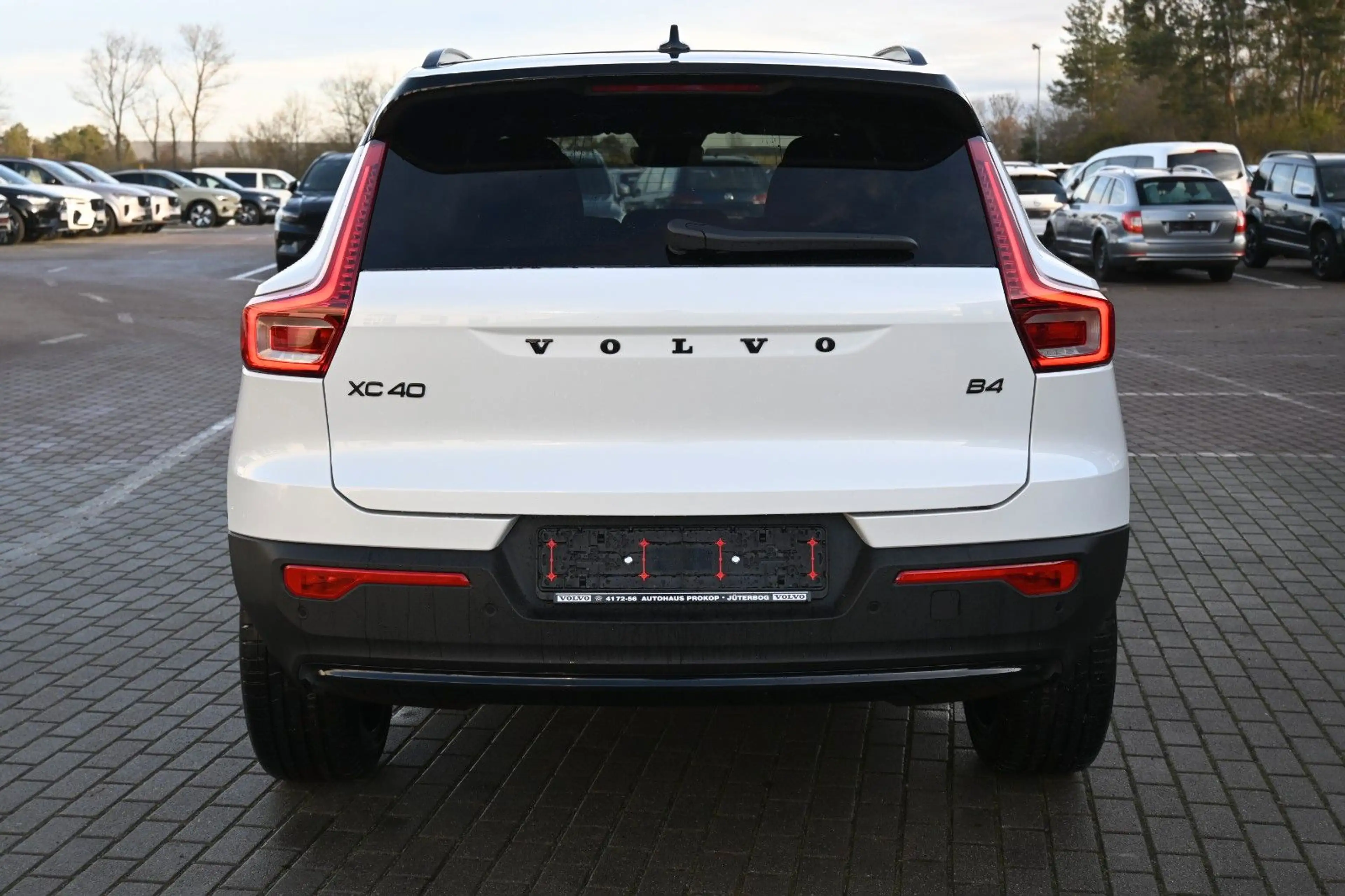 Volvo XC40 B4 DKG Plus Black Edition*STDHZG*360*ACC — photo 5