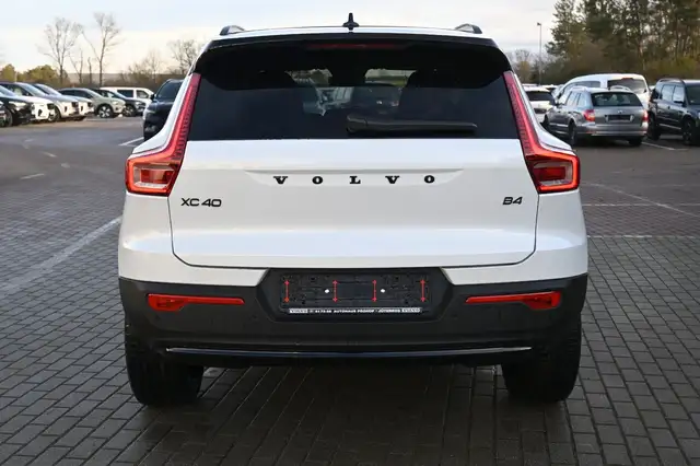 Volvo XC40 view 5