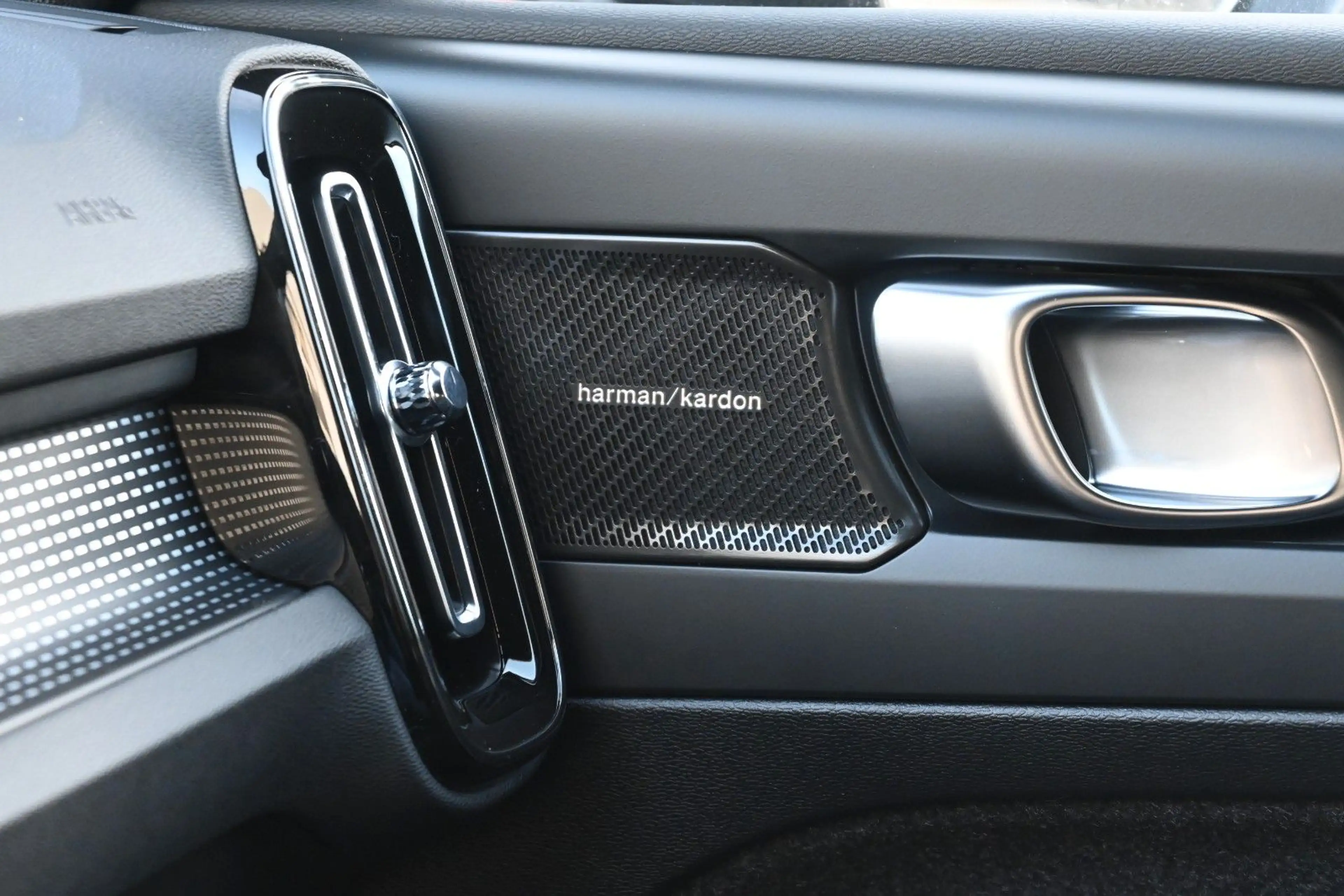 Volvo XC40 B4 DKG Plus Black Edition*STDHZG*360*ACC — photo 26