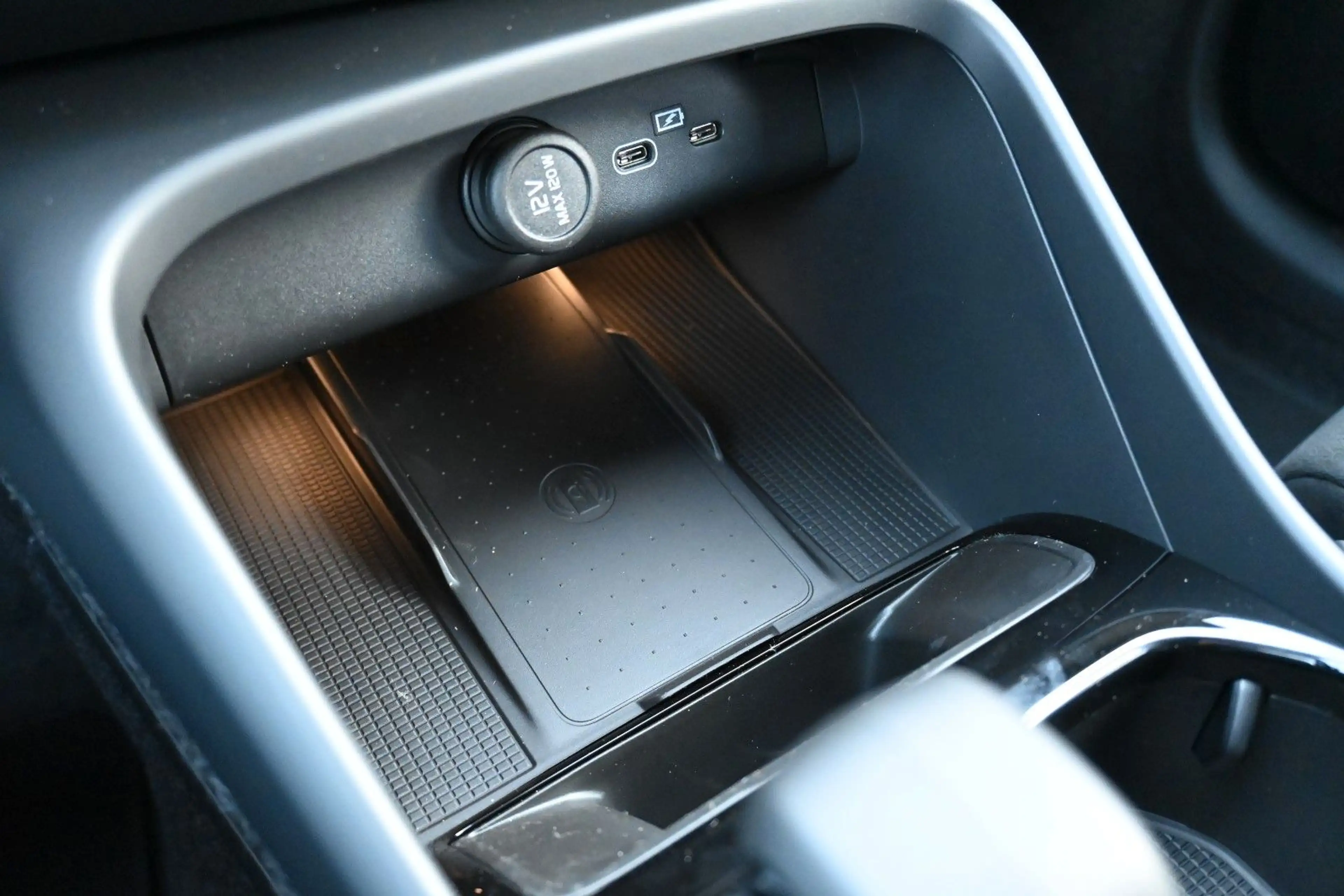 Volvo XC40 B4 DKG Plus Black Edition*STDHZG*360*ACC — photo 24