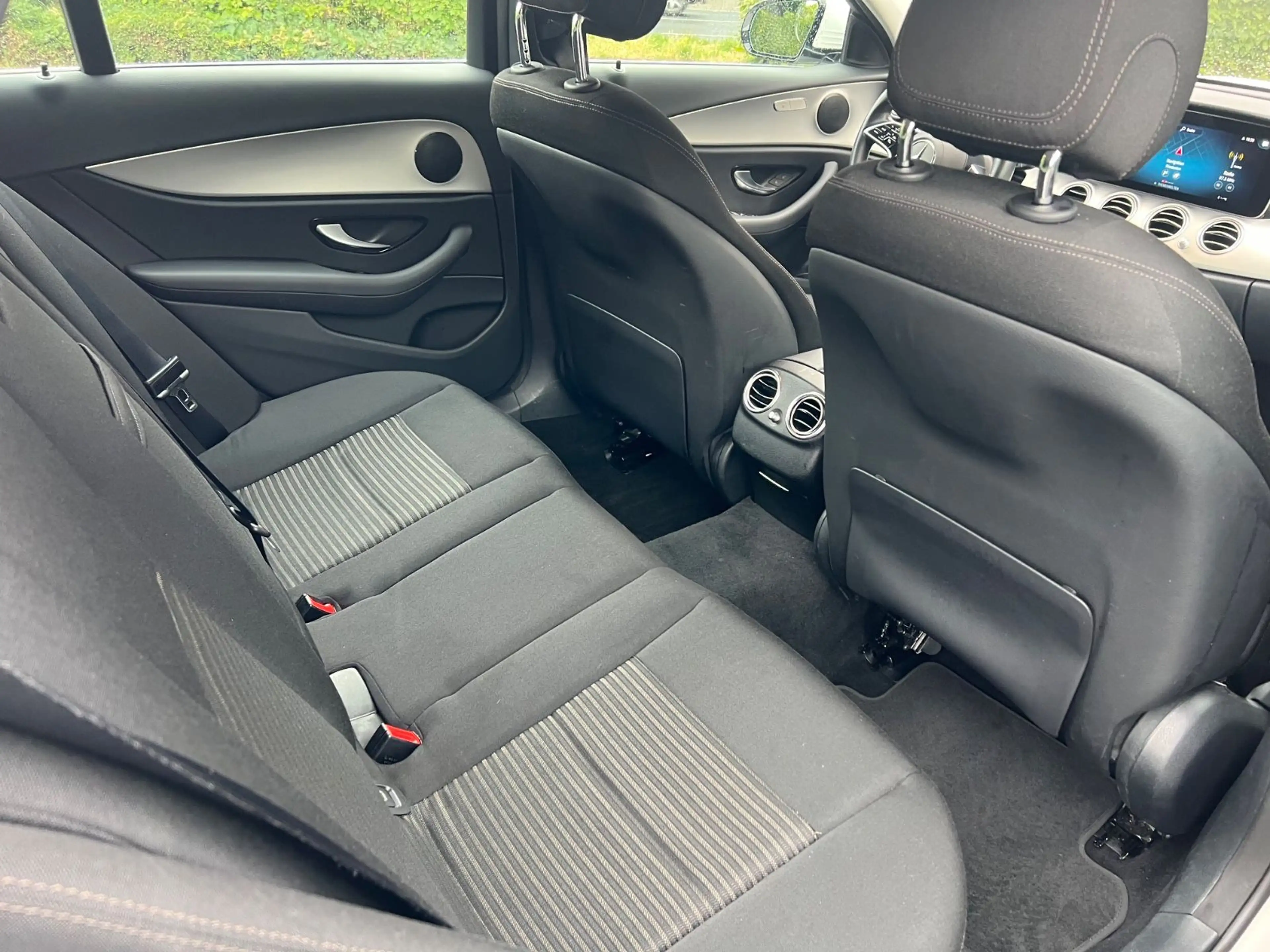 Mercedes-Benz E 220 E -Klasse T-Modell E 220 d — photo 9