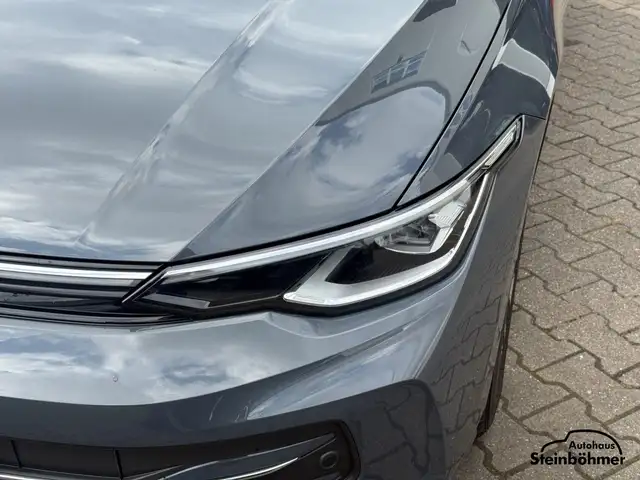 Volkswagen Golf view 12