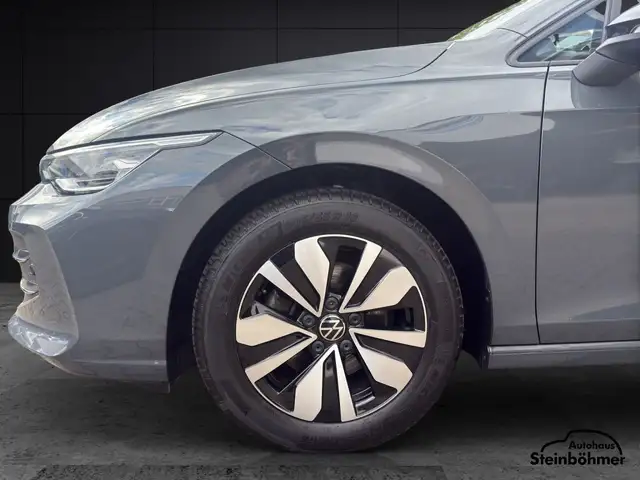 Volkswagen Golf view 13