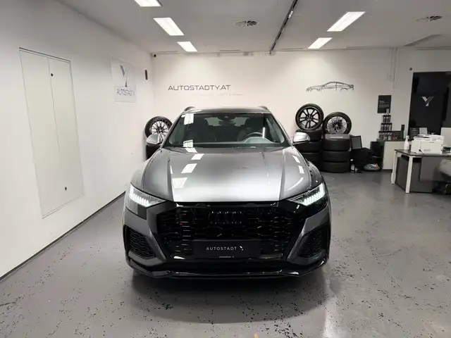 Audi RSQ8 view 10
