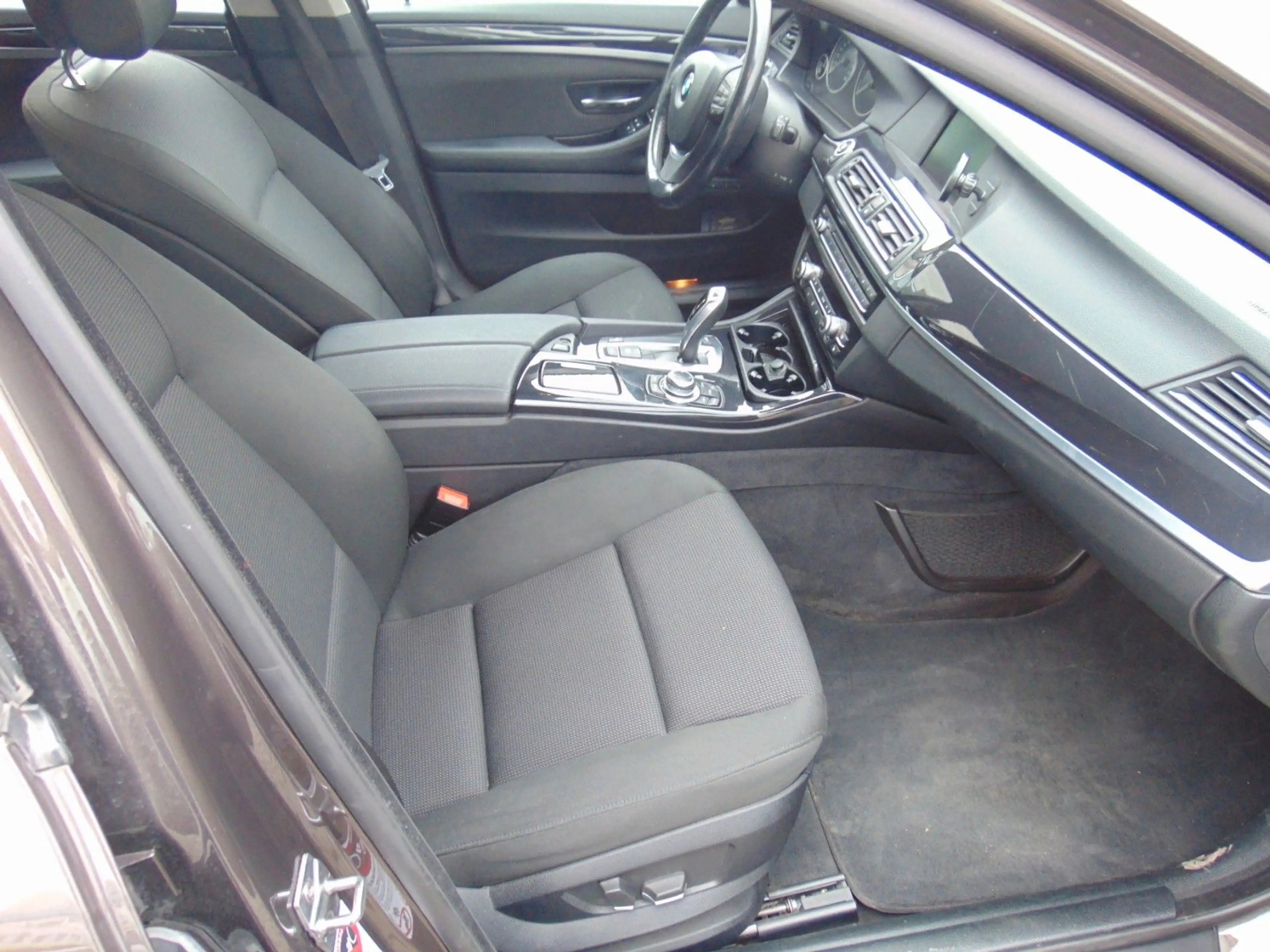 BMW 525 Touring 525 d*AUTOM.*PDC*CAM*ALU*SHZ*XENON*STHZ — photo 10