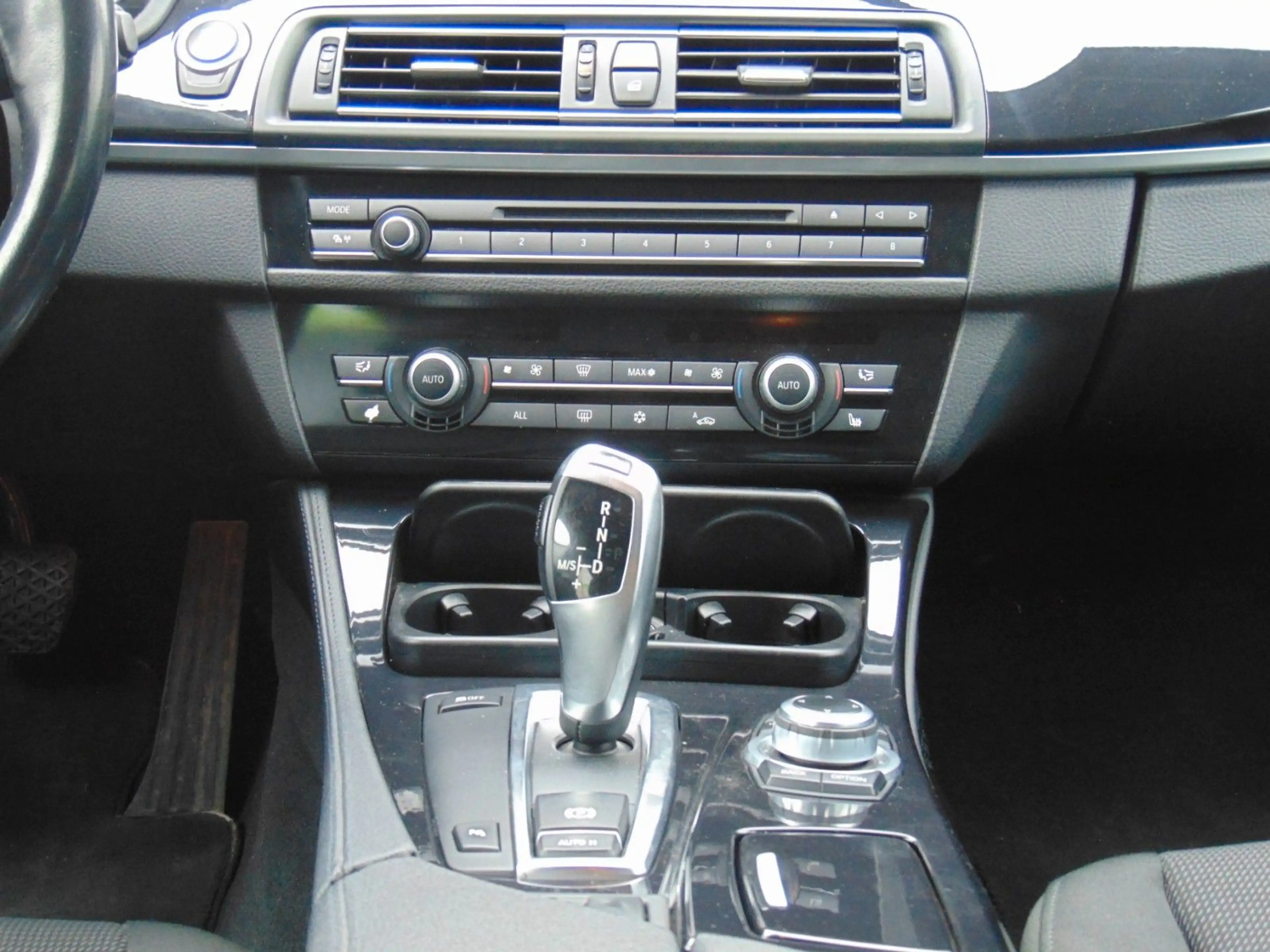BMW 525 Touring 525 d*AUTOM.*PDC*CAM*ALU*SHZ*XENON*STHZ — photo 12