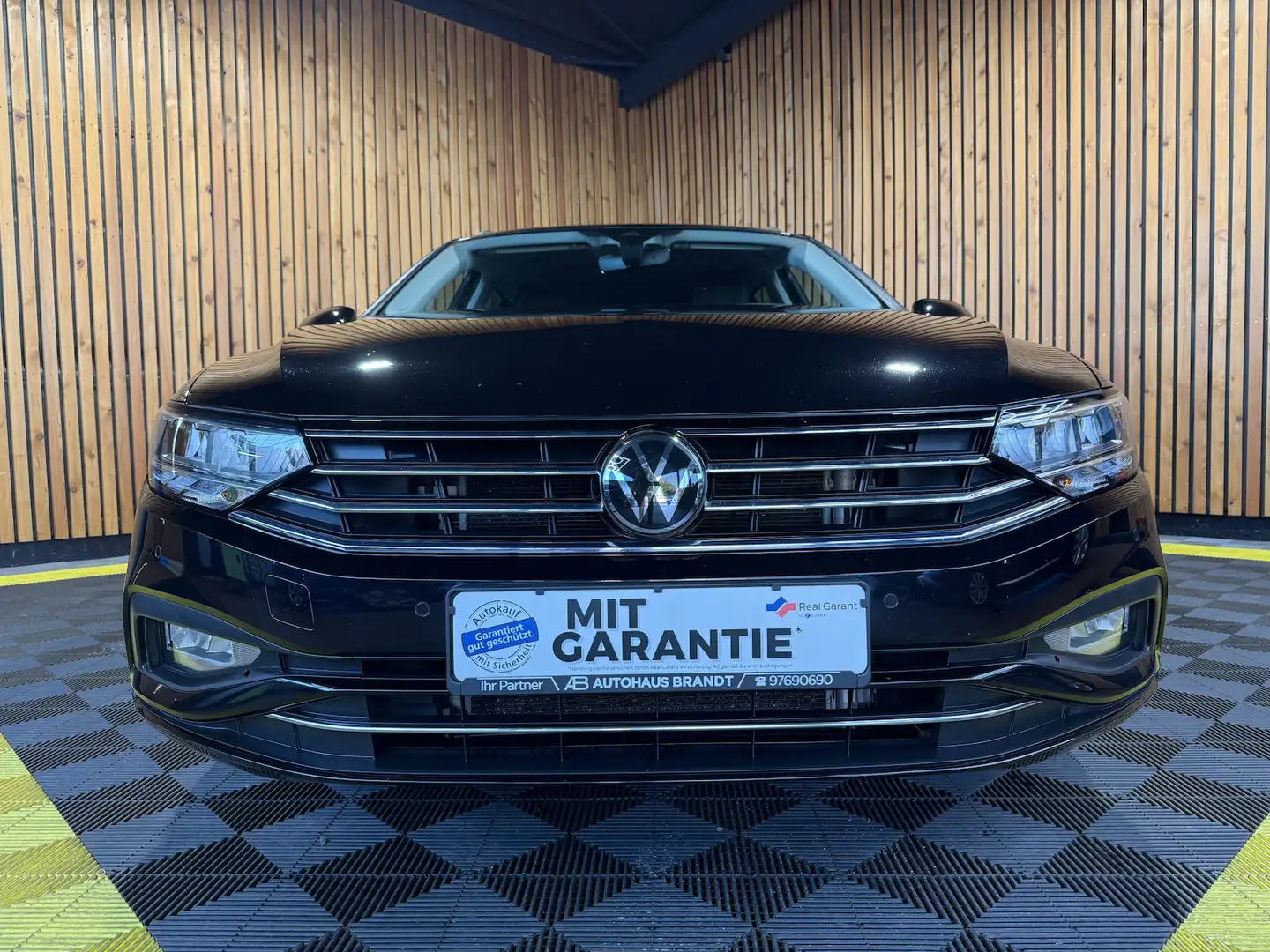 Volkswagen Passat Variant 1,5 TSI DSG *Navi*LED*Kam*ACC*AHK Schwarz - 2