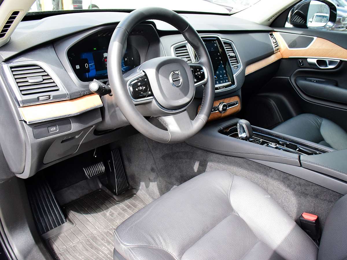 2024 Volvo XC90 B6 AWD Core Bright Theme 7-Seater thumb 11