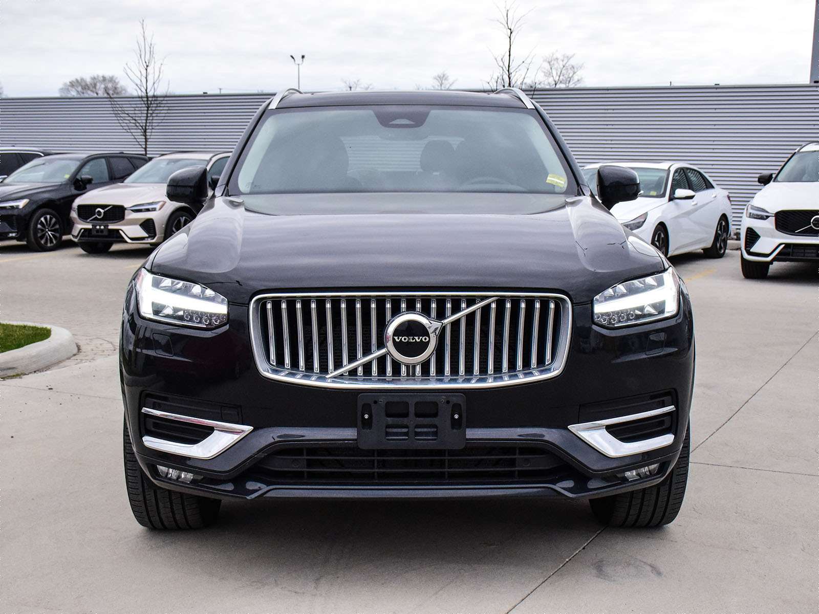 2024 Volvo XC90 B6 AWD Core Bright Theme 7-Seater alt 4