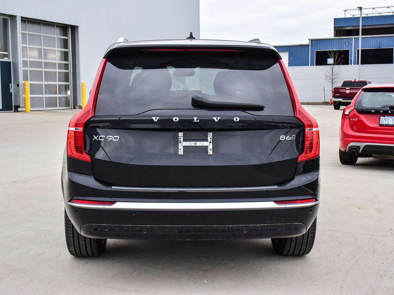2024 Volvo XC90 B6 AWD Core Bright Theme 7-Seater thumb 8