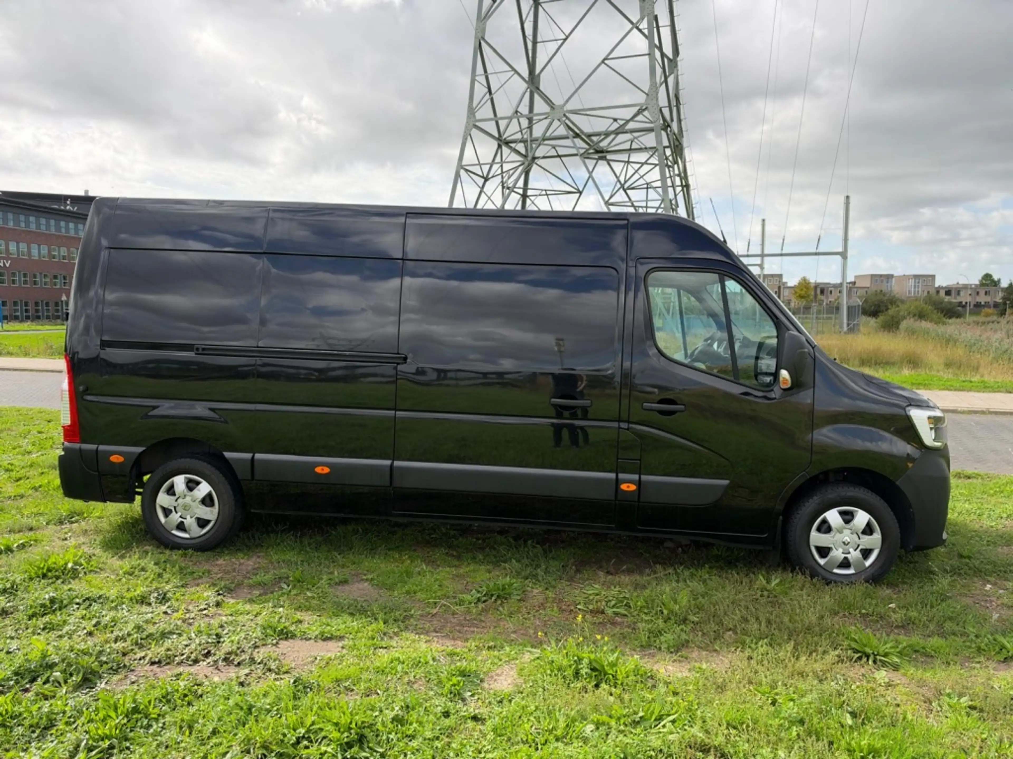 Renault Master T35 2.3 dCi L1H2 En. — photo 11
