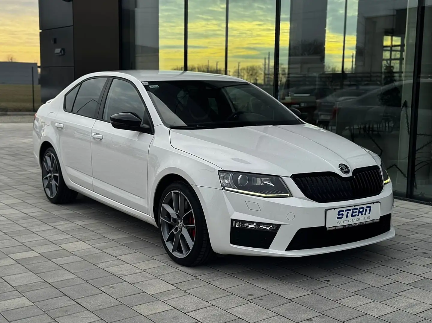 Skoda Octavia RS 2,0 TDI Green tec *SPORTSITZE*SOUNDSYSTEM* Blanc - 1