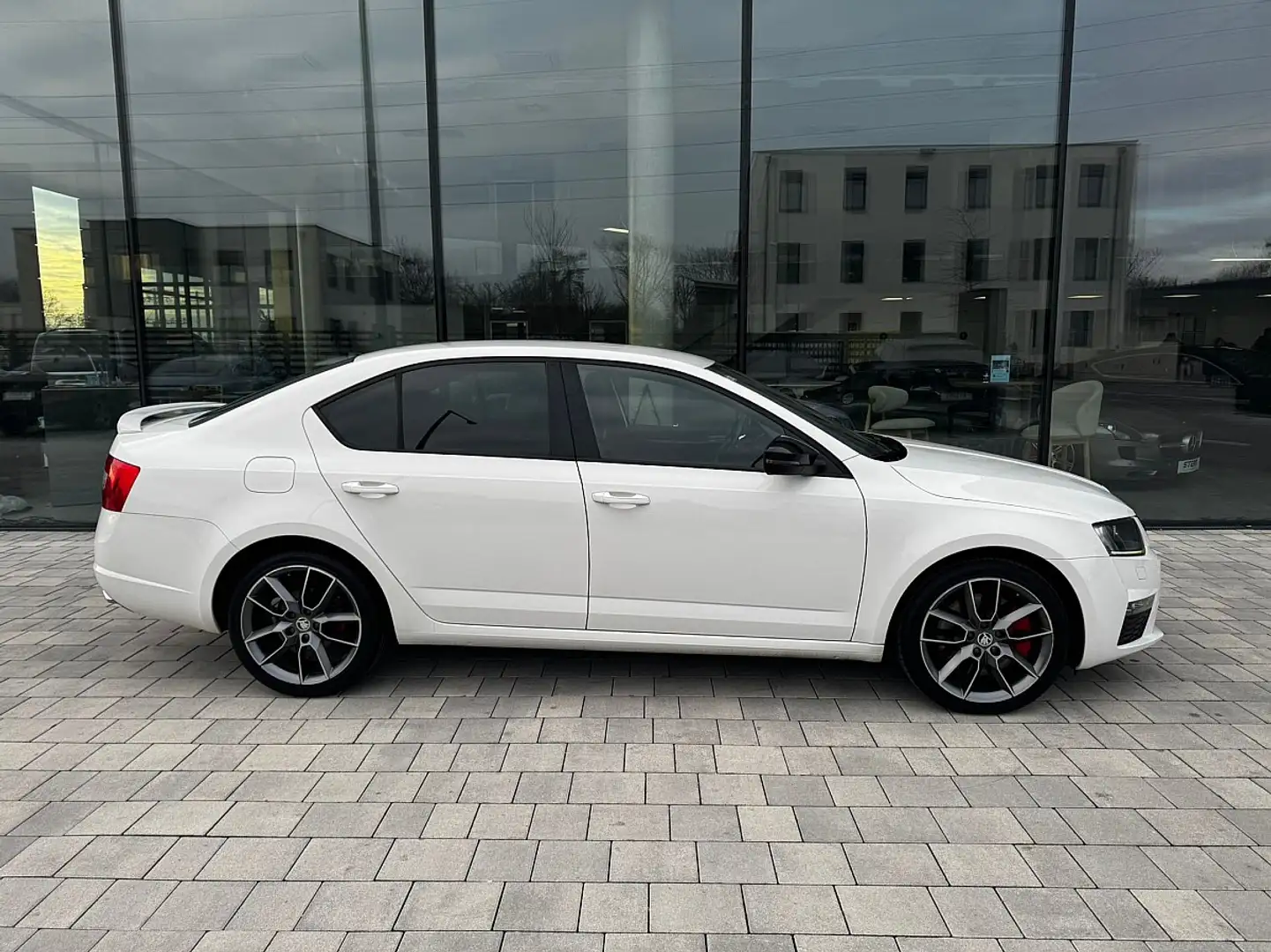 Skoda Octavia RS 2,0 TDI Green tec *SPORTSITZE*SOUNDSYSTEM* Blanc - 2
