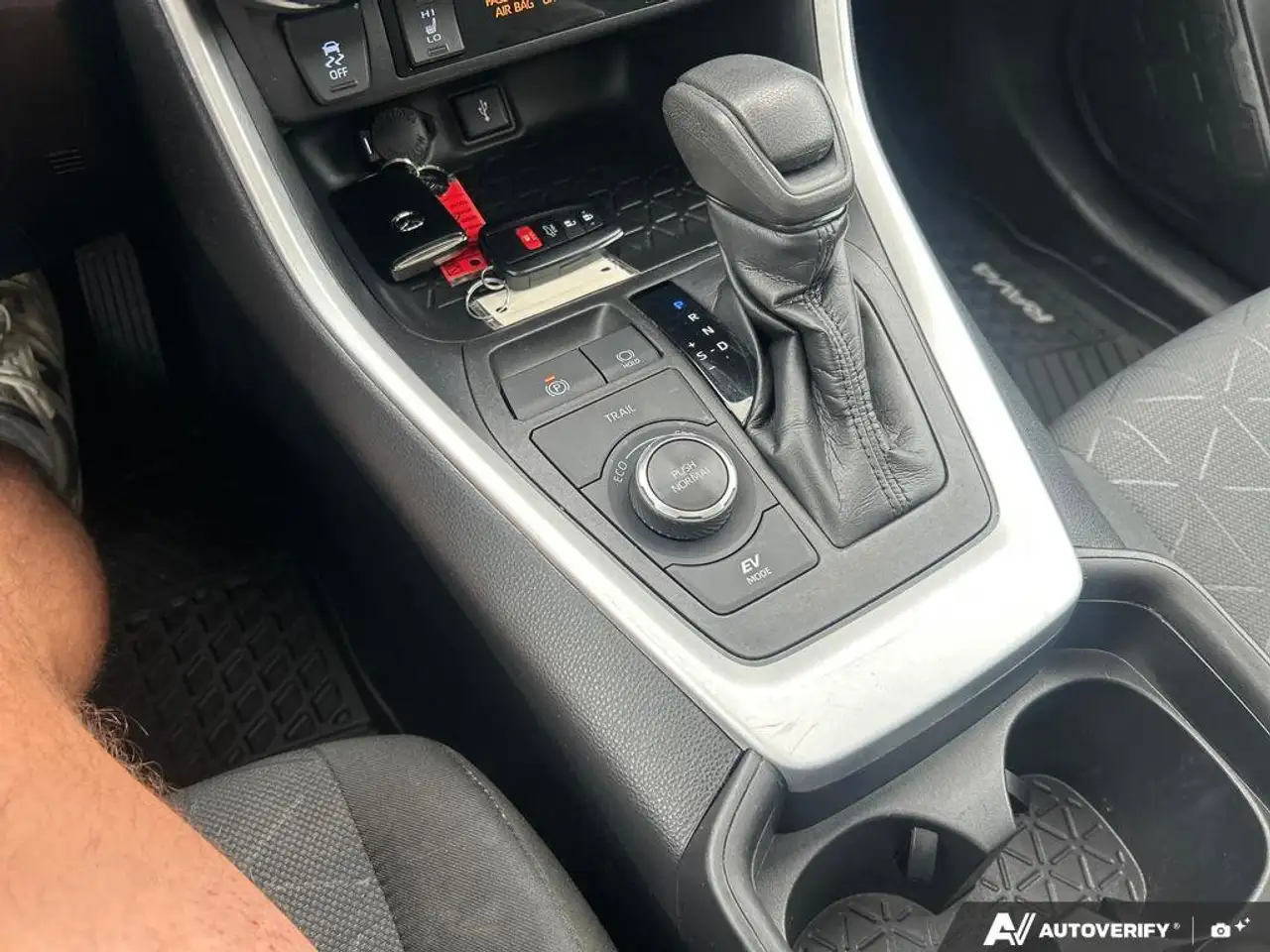 Toyota RAV 4 снимка Toyota RAV 4