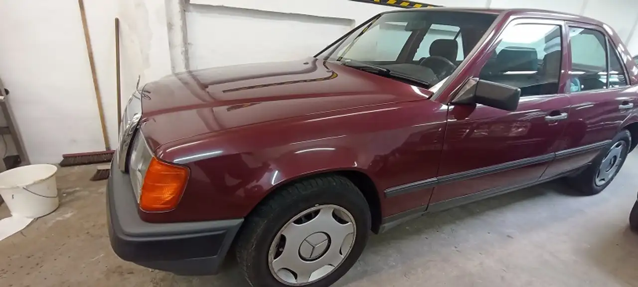 Mercedes-Benz E 200 W124, foto 2