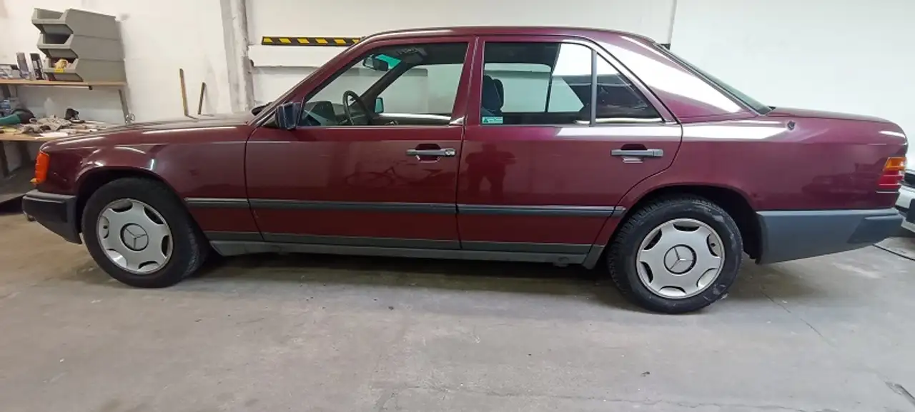 Mercedes-Benz E 200 W124, foto 1