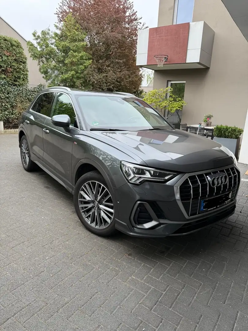 Audi Q3 40 TFSI quattro S line - sehr gepflegt Grau - 1