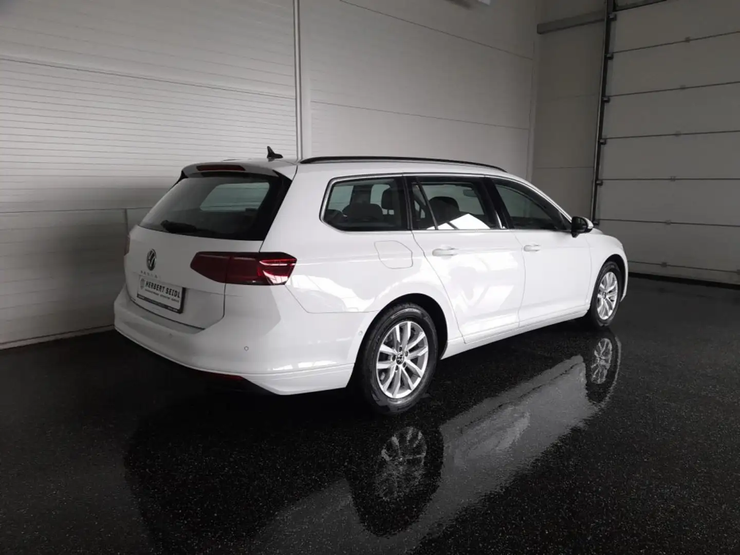 Volkswagen Passat Variant BUSINESS 2,0 TDI DSG *MATRIX-LED / NAVI / ACC / KAMERA / SPORT / MASSAGESITZ* Weiß - 2