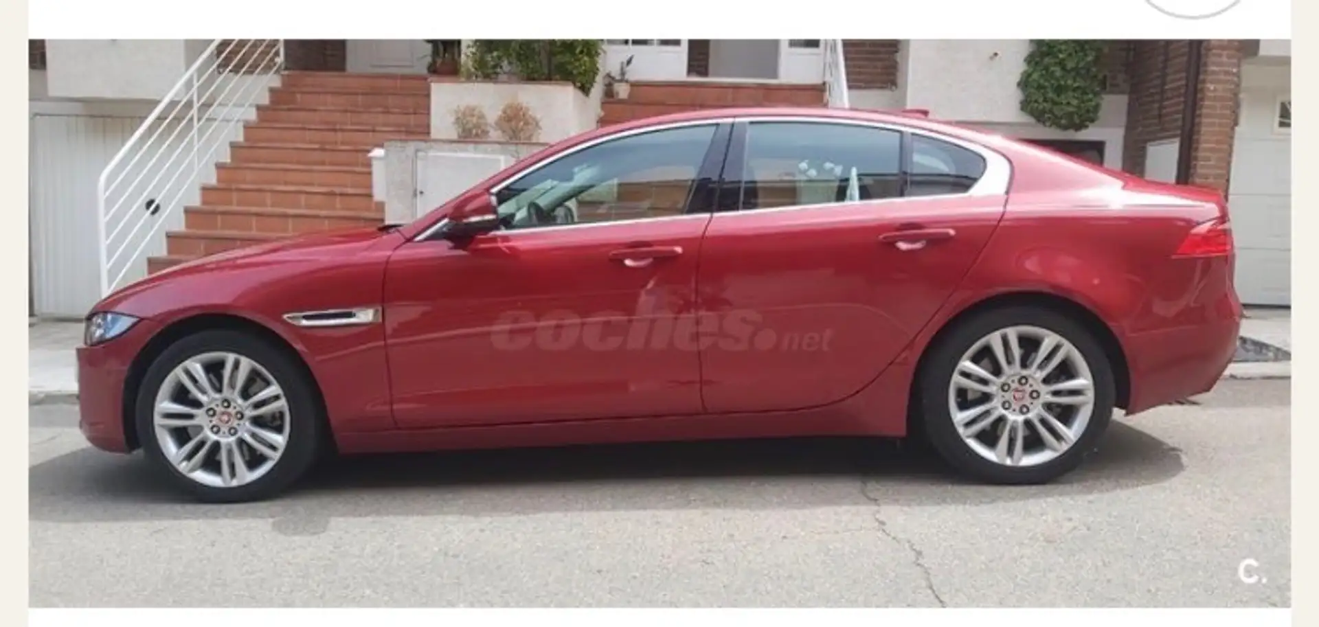 Jaguar XE XE 2.0 I4 Pure AWD Aut. 300 Pure Rojo - 2