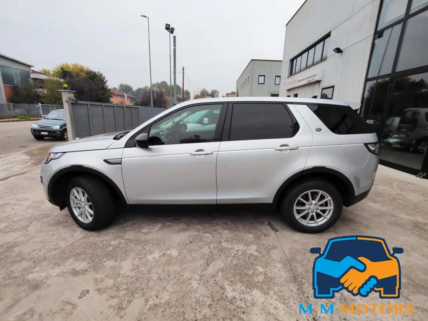 Land Rover Discovery Sport 2.0 TD4 150 CV Auto Business Edition Pure Argento - 2