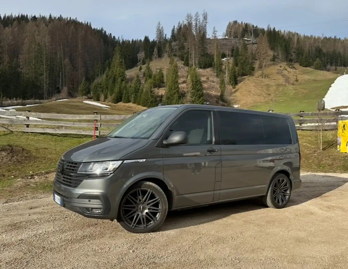 Volkswagen T6.1 Multivan 2.0 TDI 150cv Gri - 1