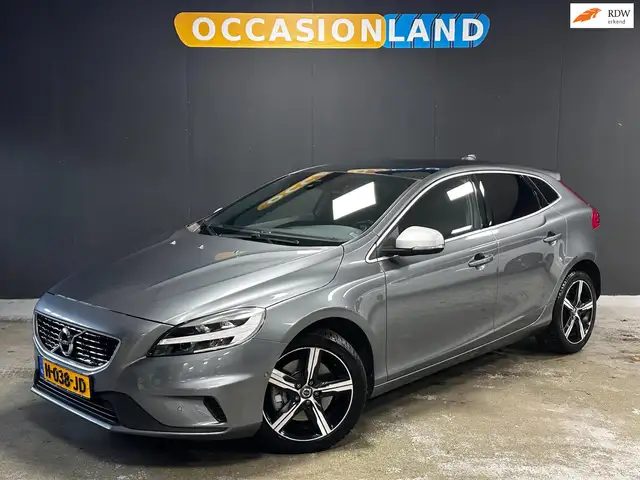 Volvo V40 1.5 T3 Polar+ Sport R-Design|PANO|LED|KEYLESS|CRUI