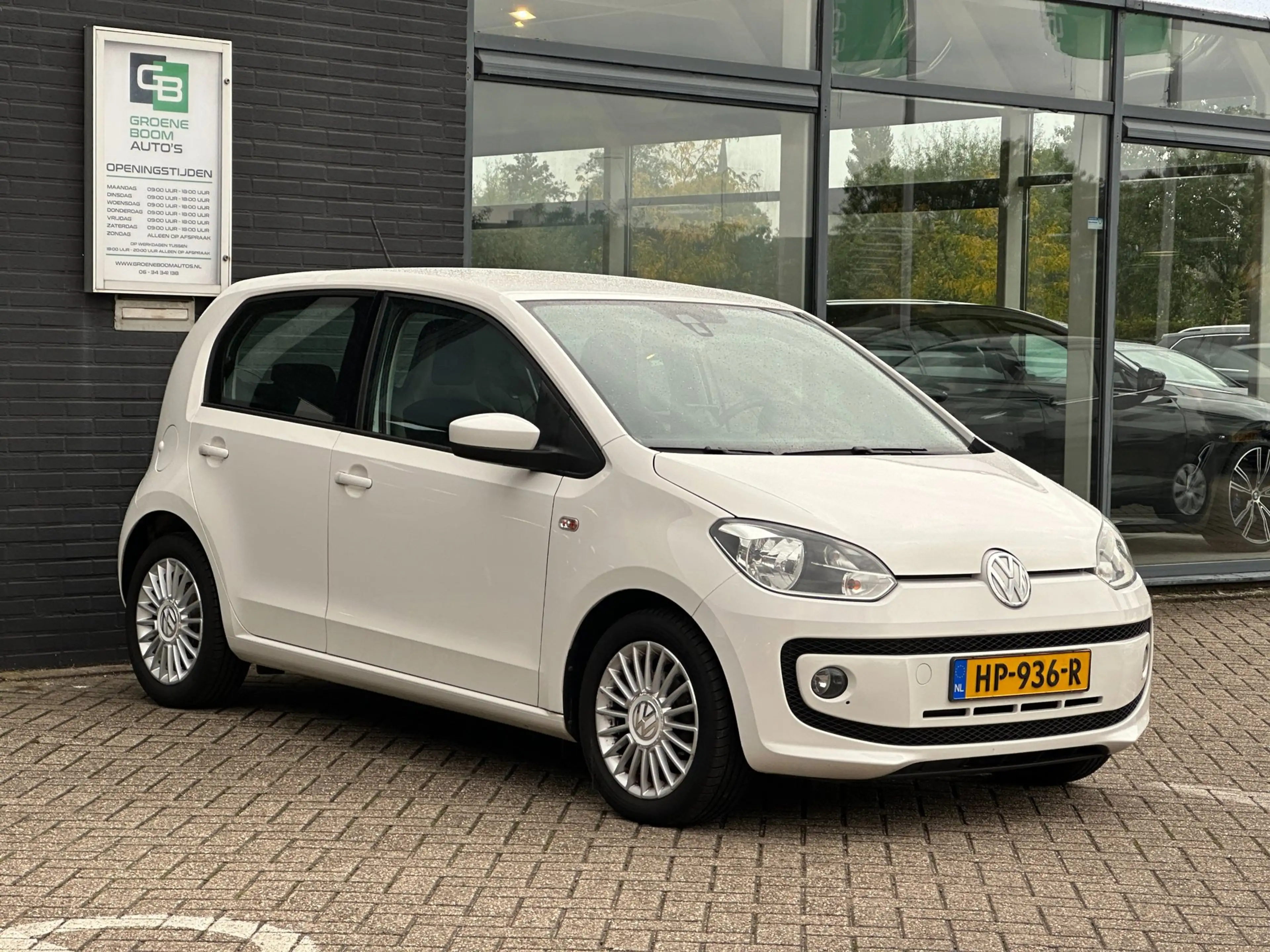 Volkswagen up! 1.0 high up! BlueMotion/CRUISCONTROL/NAVI/PDC/NL-A — photo 6
