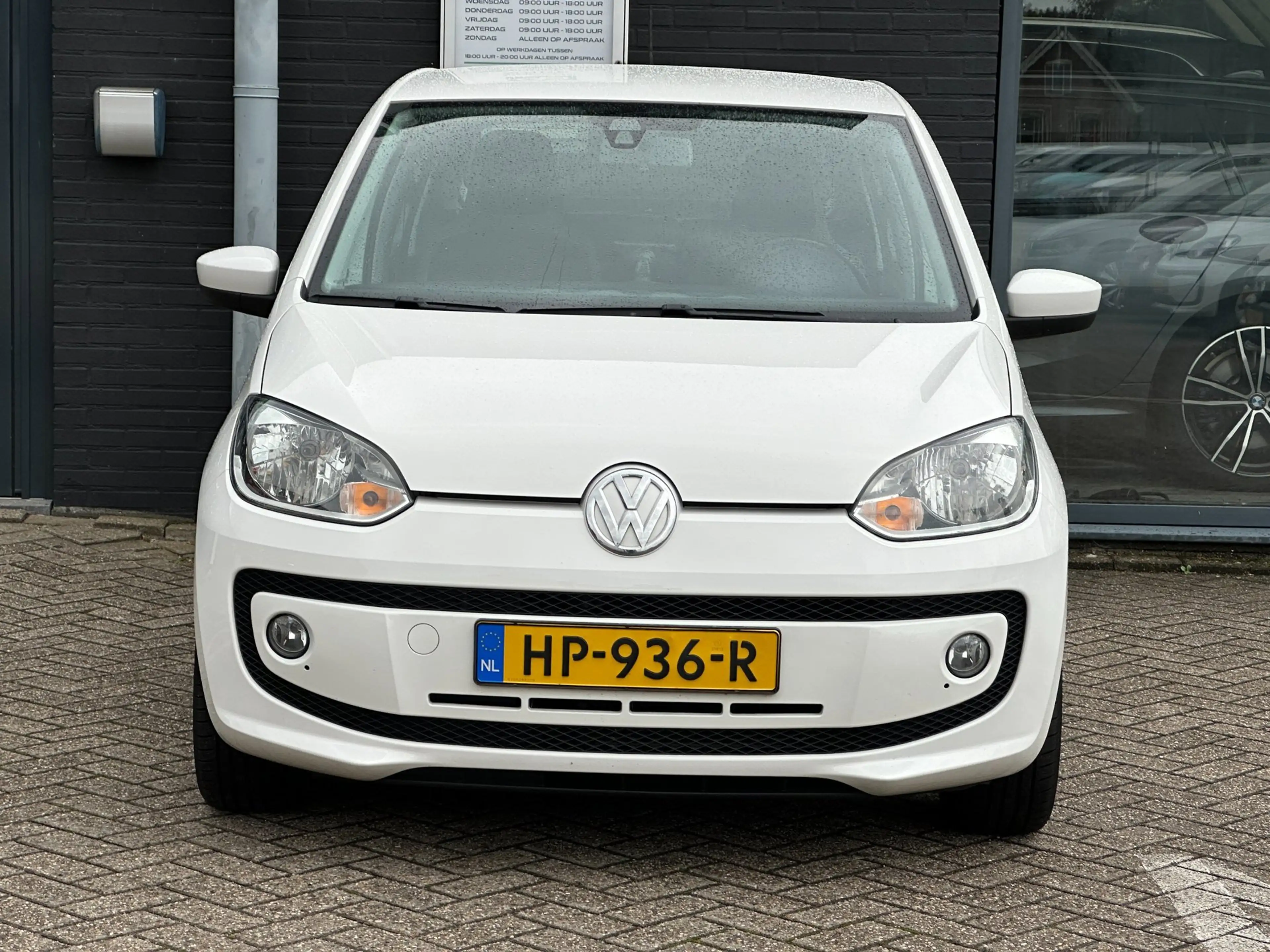 Volkswagen up! 1.0 high up! BlueMotion/CRUISCONTROL/NAVI/PDC/NL-A — photo 5