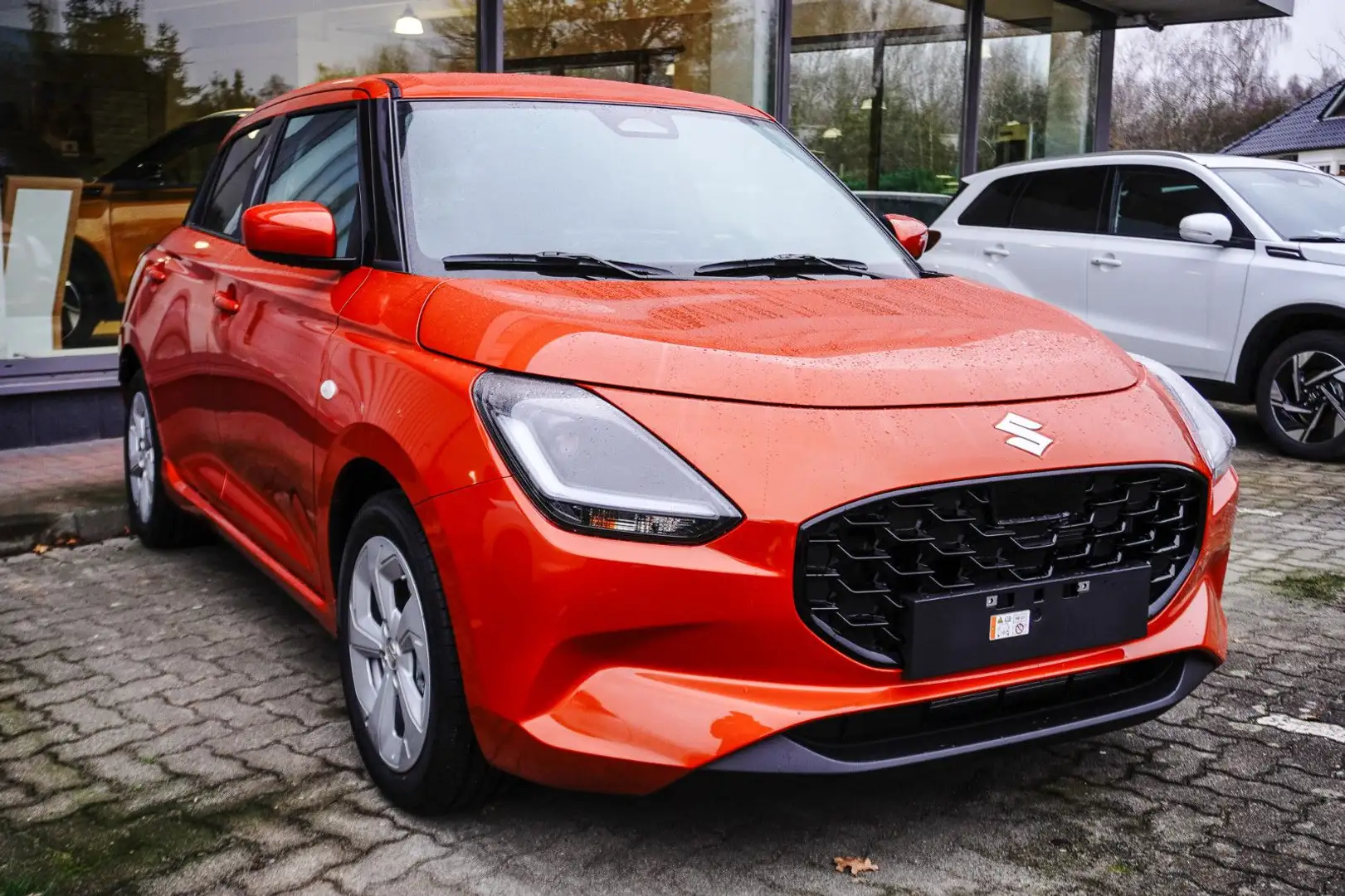 Suzuki Swift 1.2 DUALJET HYBRID Comfort NEUES MODELL Orange - 1