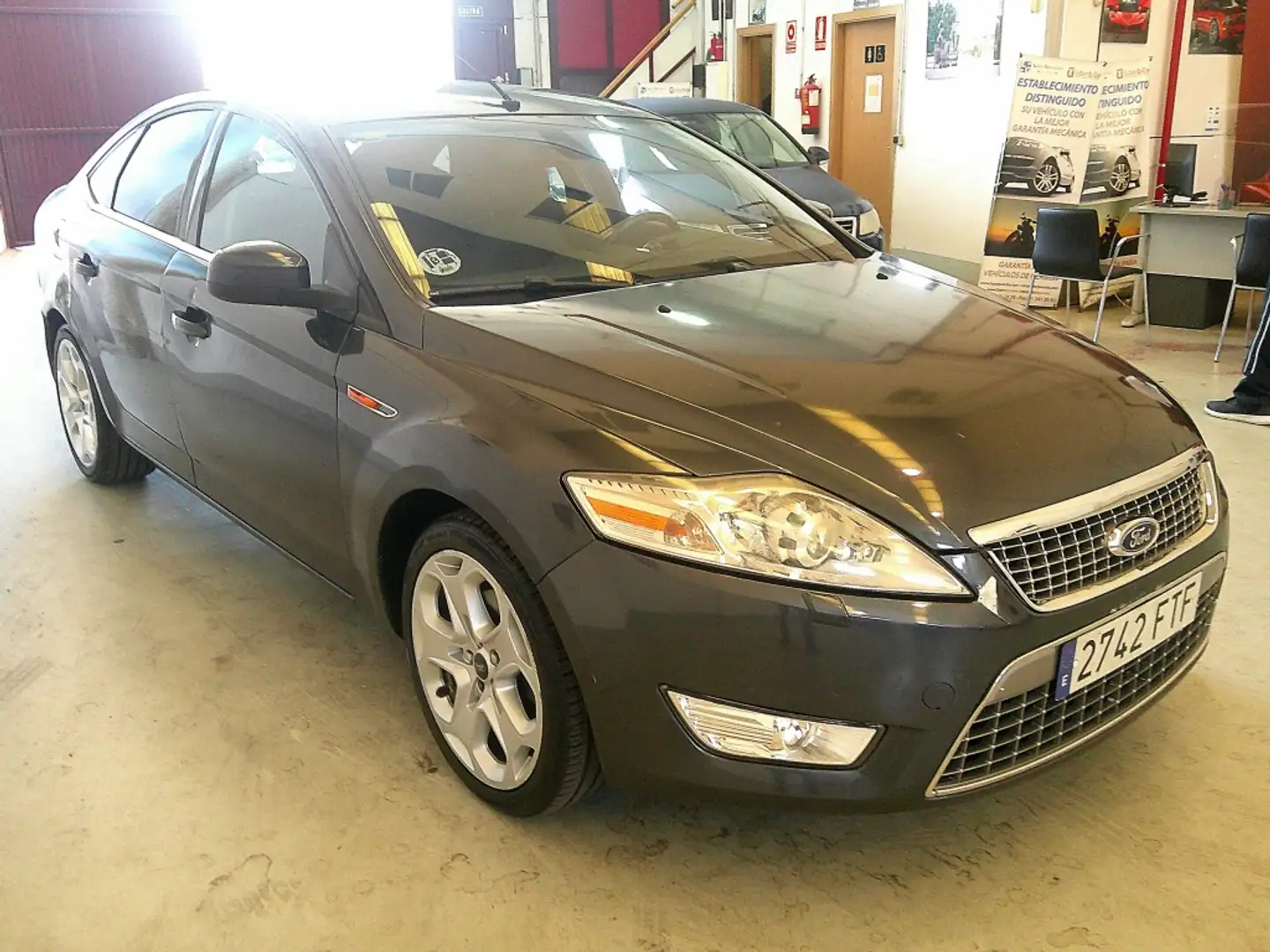 Ford Mondeo 2.0TDCi Titanium X Gris - 2