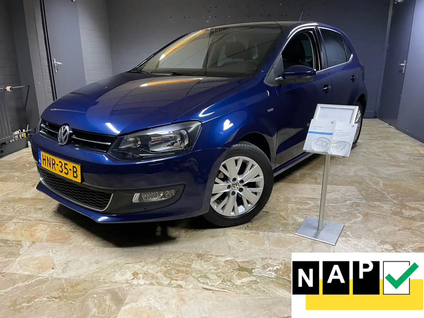 Volkswagen Polo 1.2-12V BlueMotion LIFE Bleu - 1