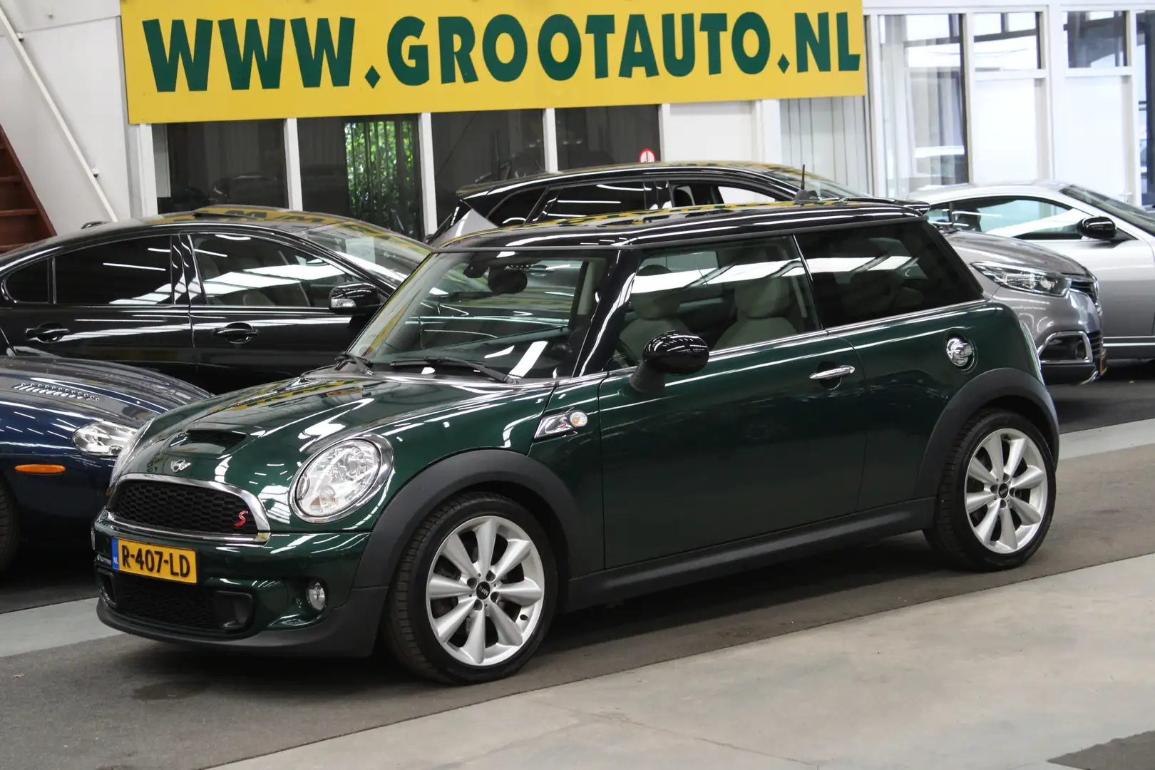 MINI Cooper S Mini 1.6 Chili Automaat Panoramadak, NAP, Airco, L Groen - 1