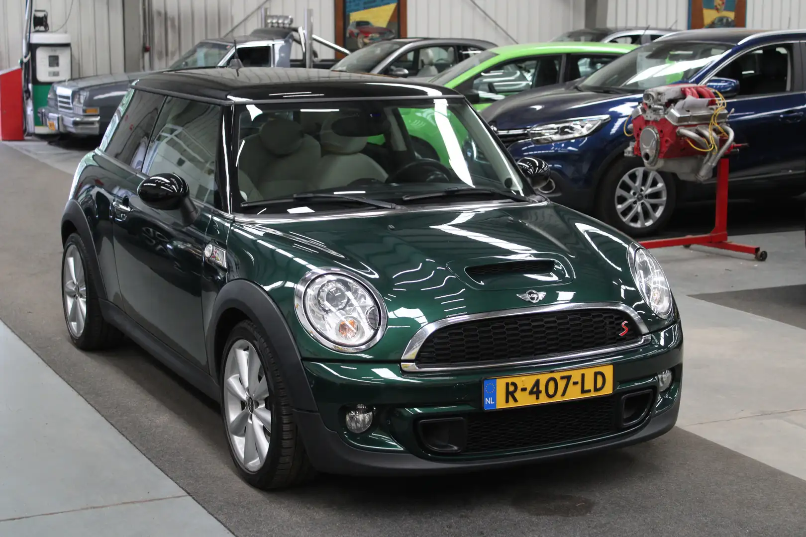 MINI Cooper S Mini 1.6 Chili Automaat Panoramadak, NAP, Airco, L Groen - 2