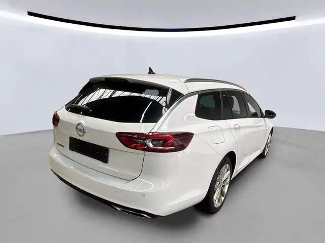 Opel Insignia view 4